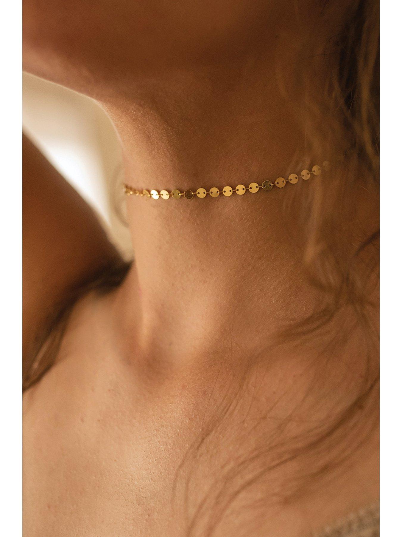 elk-bloom-dainty-gold-plated-14k-disc-chokerstillFront