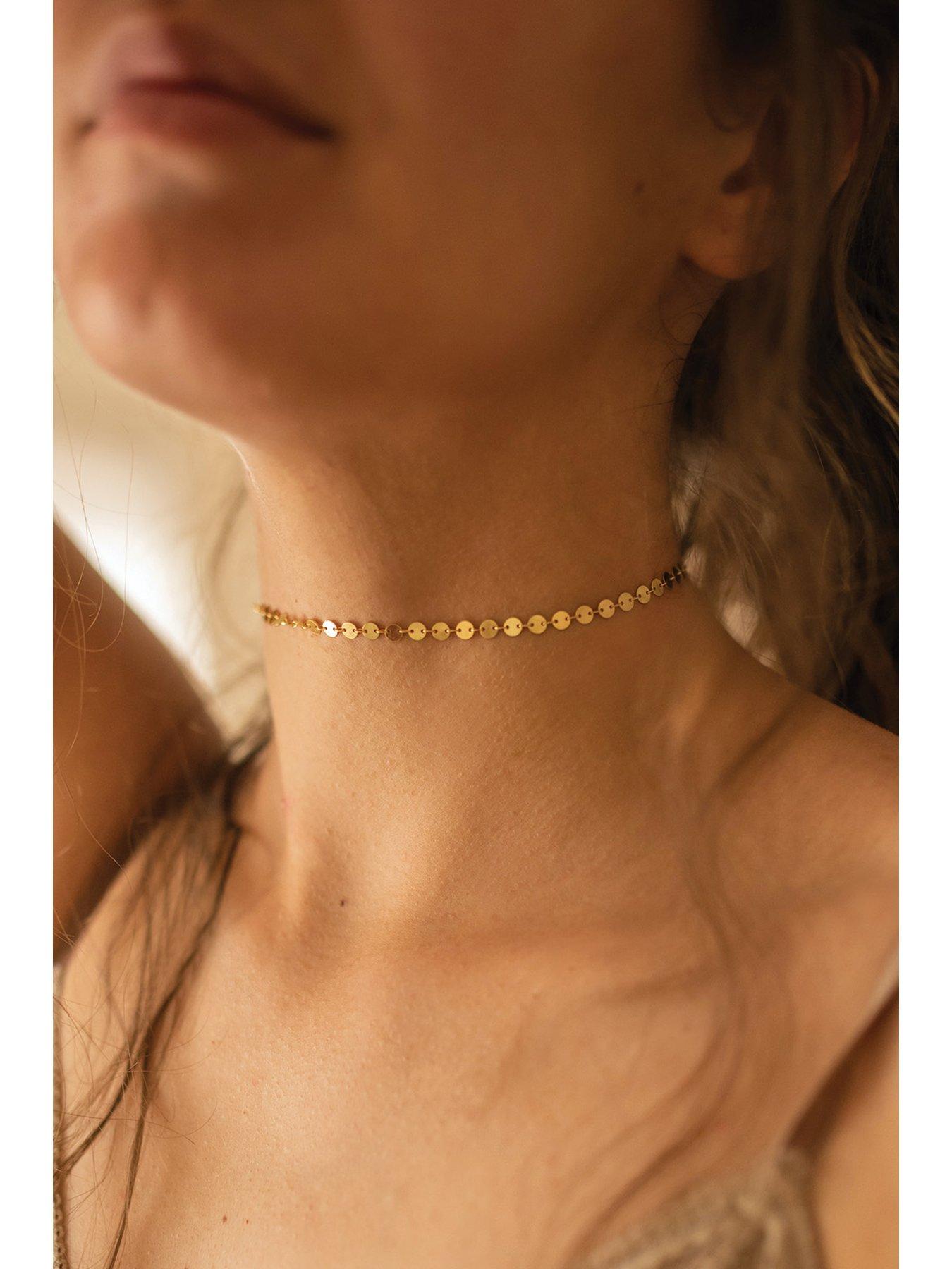 elk-bloom-dainty-gold-plated-14k-disc-chokerdetail