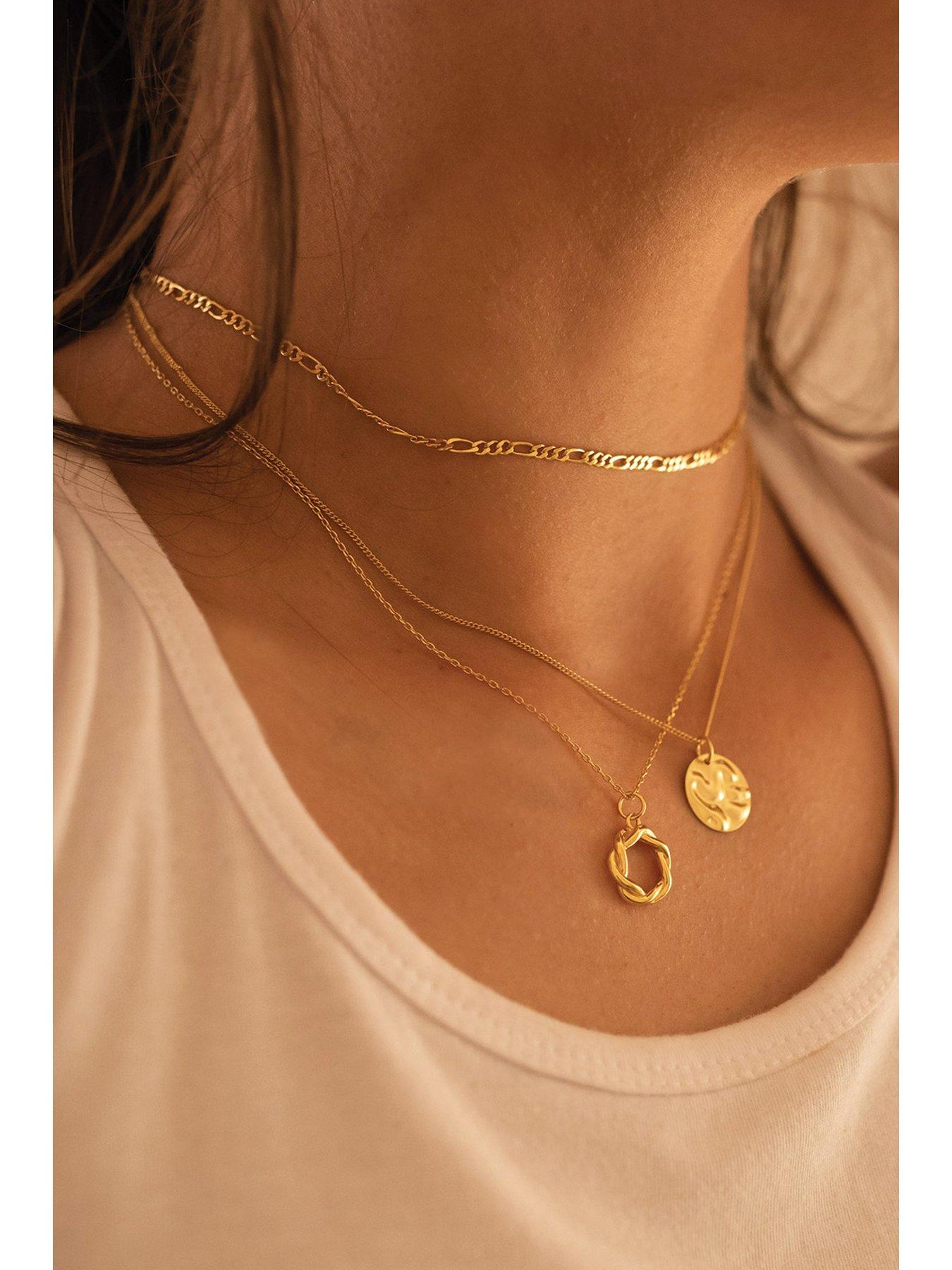 elk-bloom-14k-gold-plated-circle-necklaceoutfit