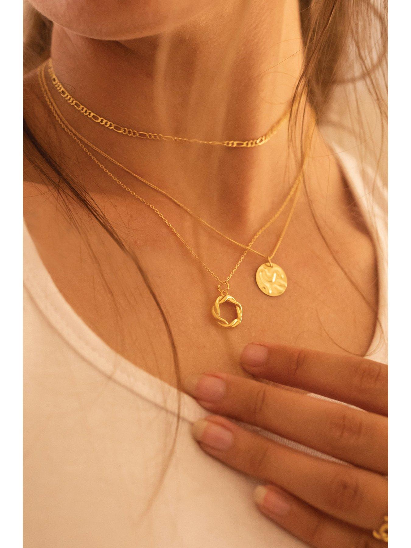 elk-bloom-14k-gold-plated-circle-necklacedetail