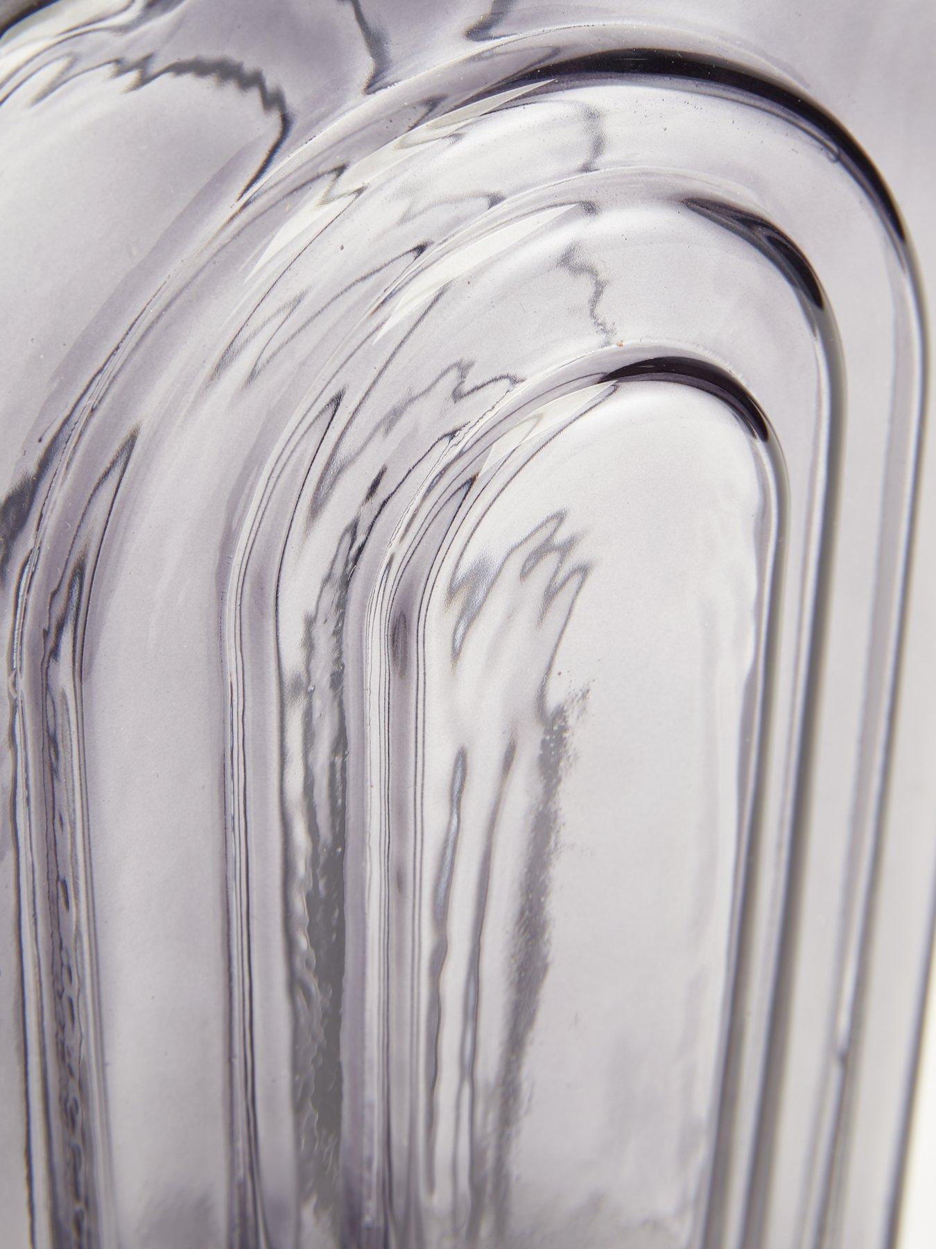 the-very-collection-smoked-glass-curved-vasedetail