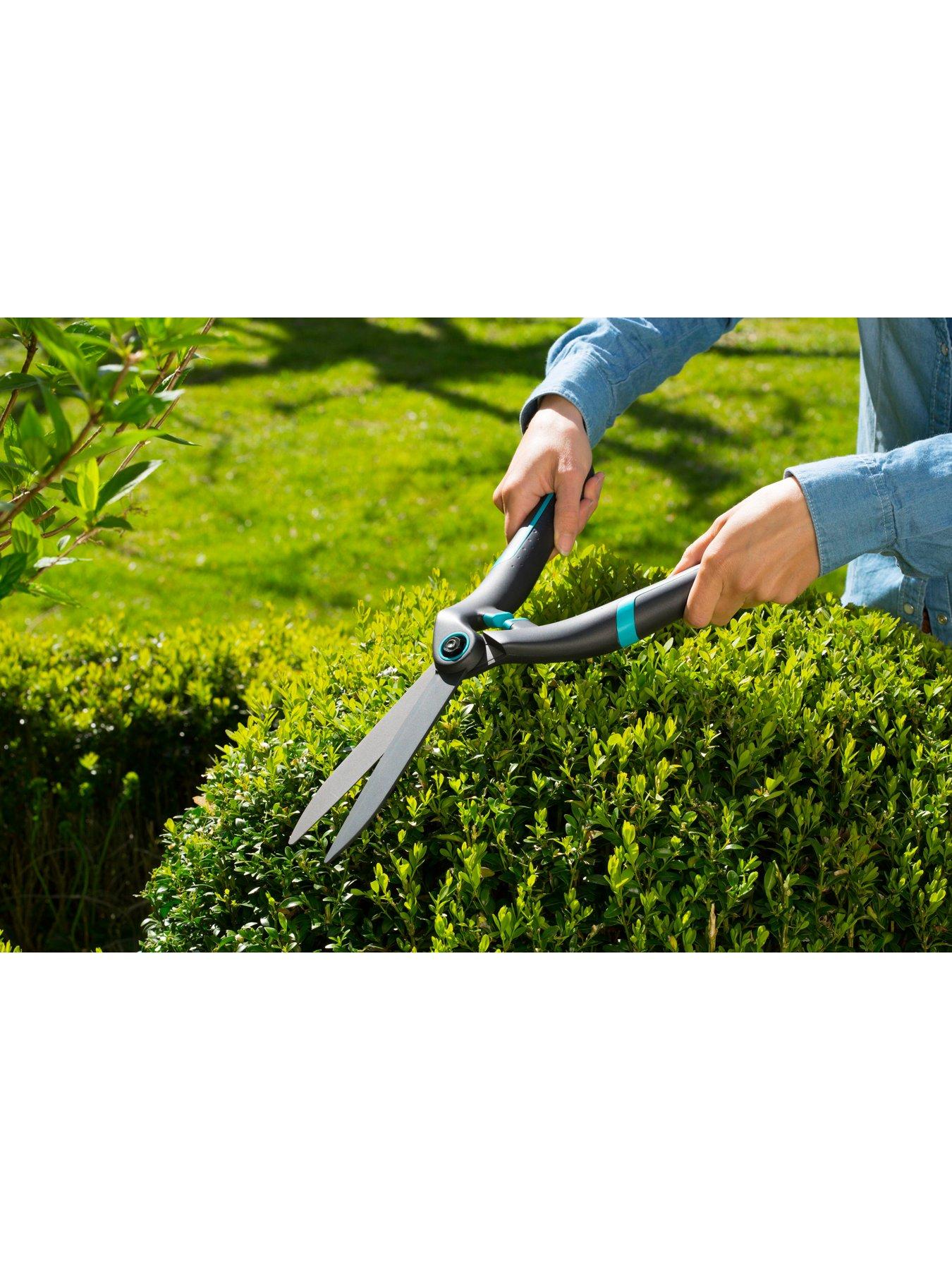 gardena-gardena-precisioncut-hedge-clippers-with-free-glovesstillFront