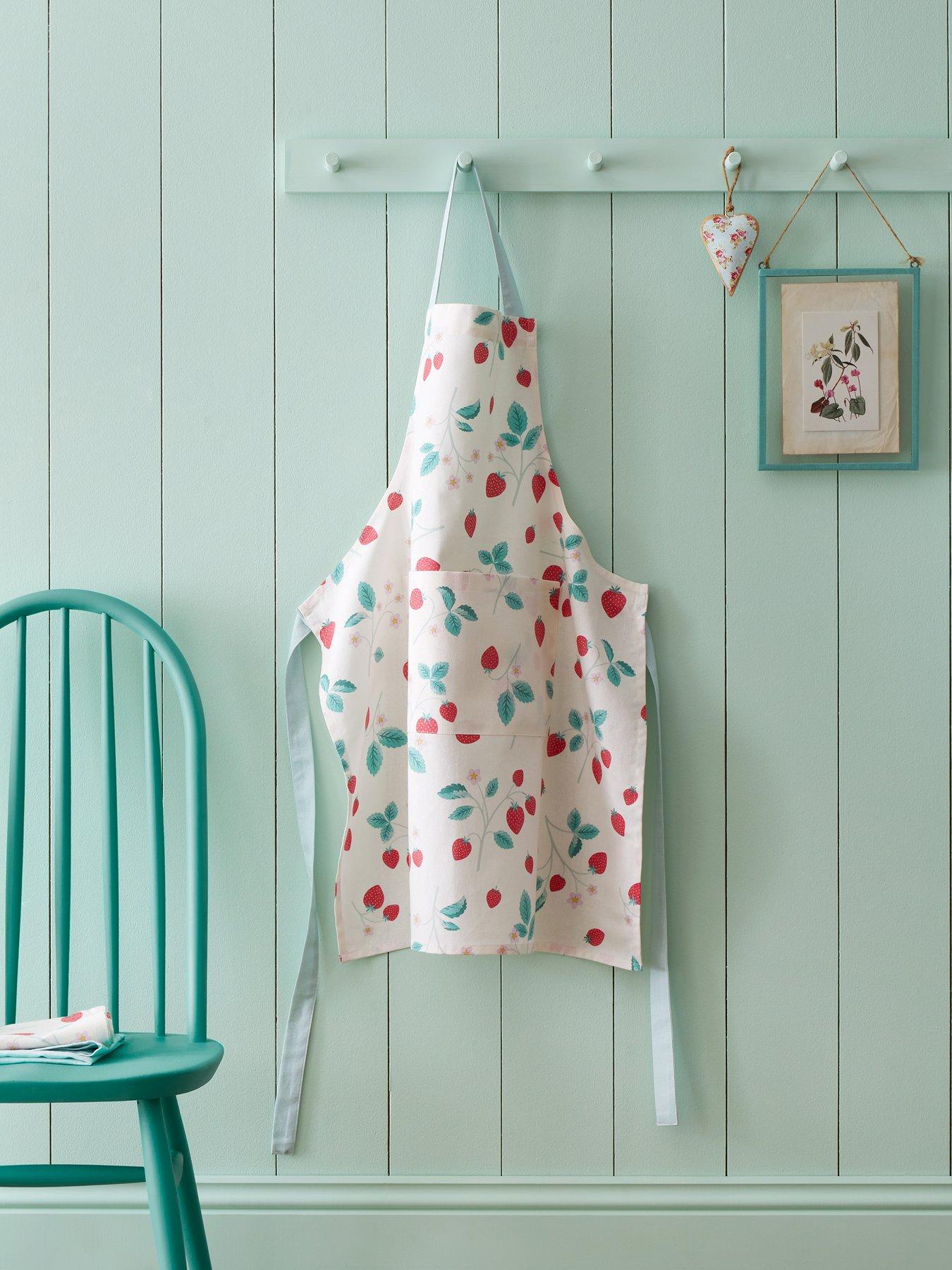 catherine-lansfield-strawberry-garden-apron