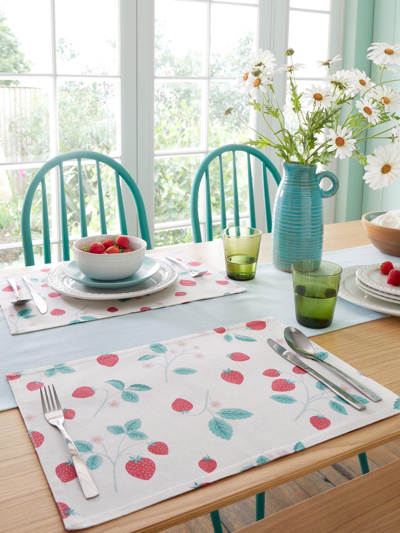 catherine-lansfield-strawberry-garden-set-of-2-placemats