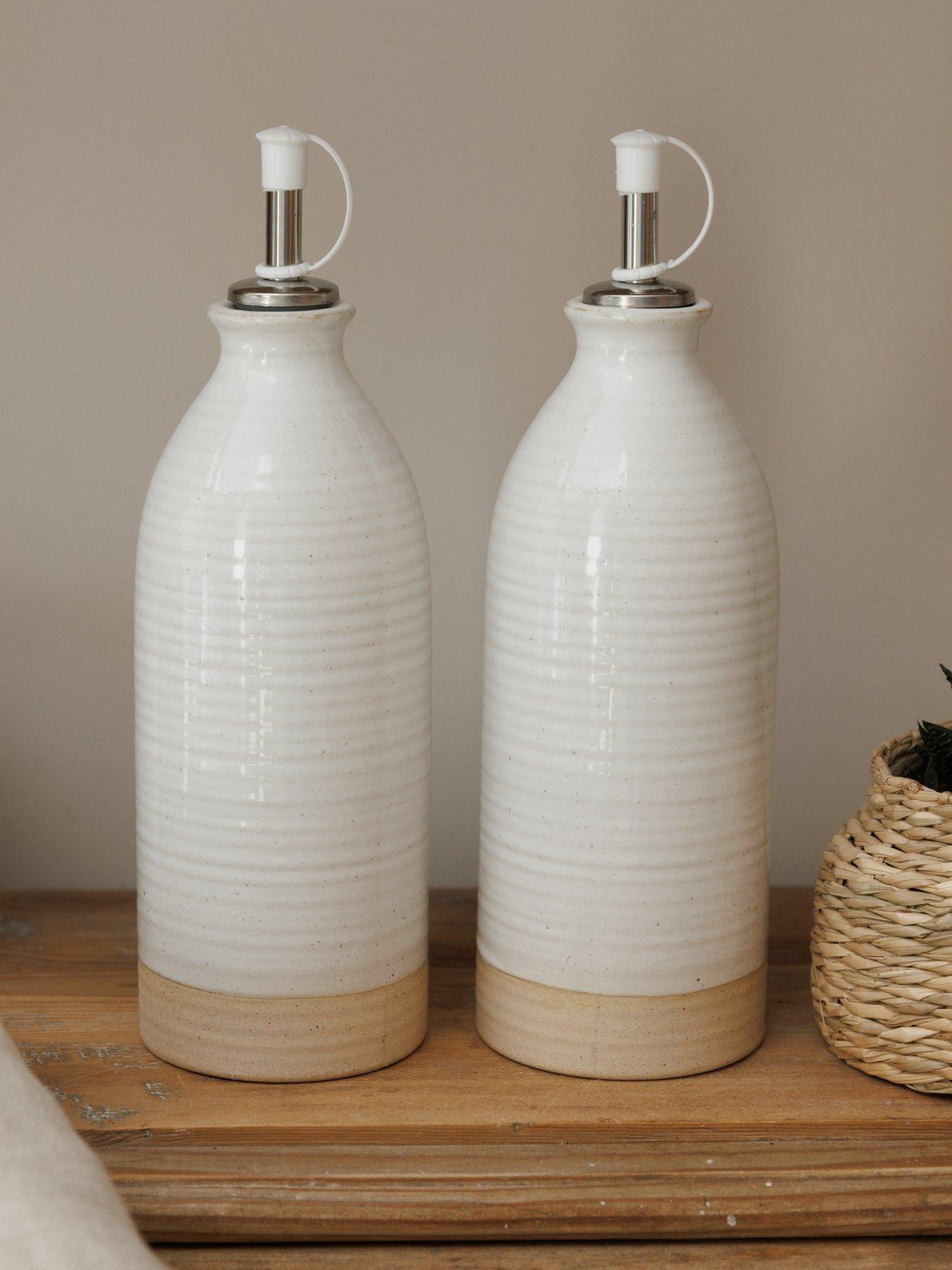 kitchencraft-idilica-stoneware-oil-and-vinegar-bottle-set