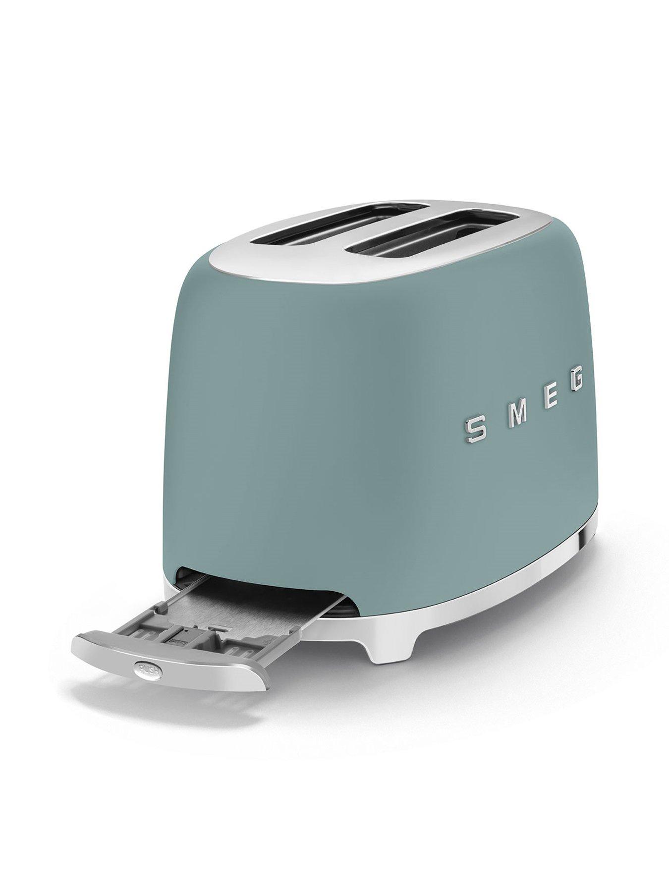 smeg-tsf01-retro-style-2-slice-toaster-950w-matte-emerald-greendetail