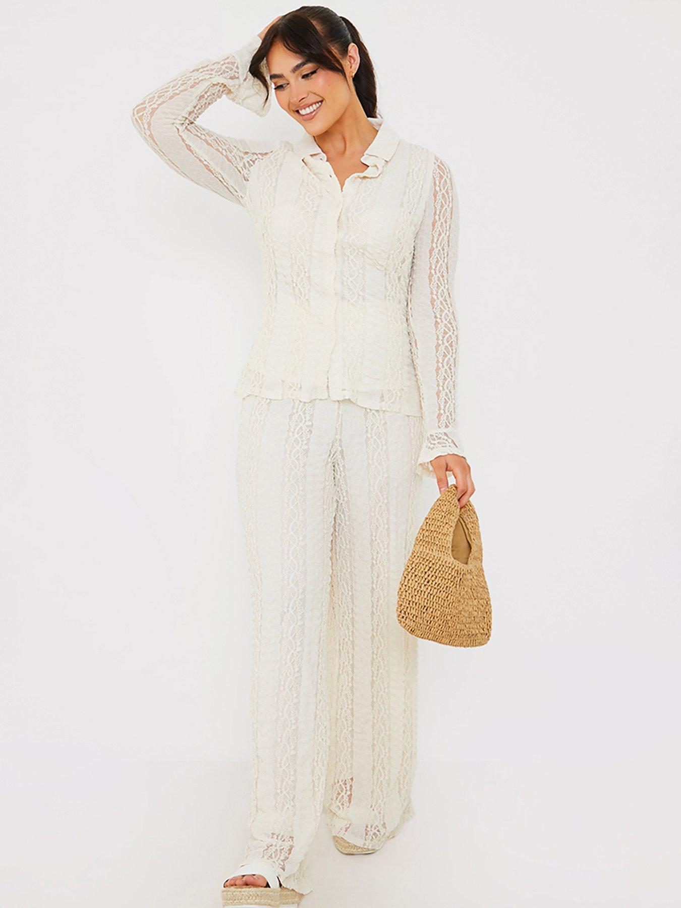 in-the-style-hannah-brown-cream-textured-lace-co-ord-shirtback