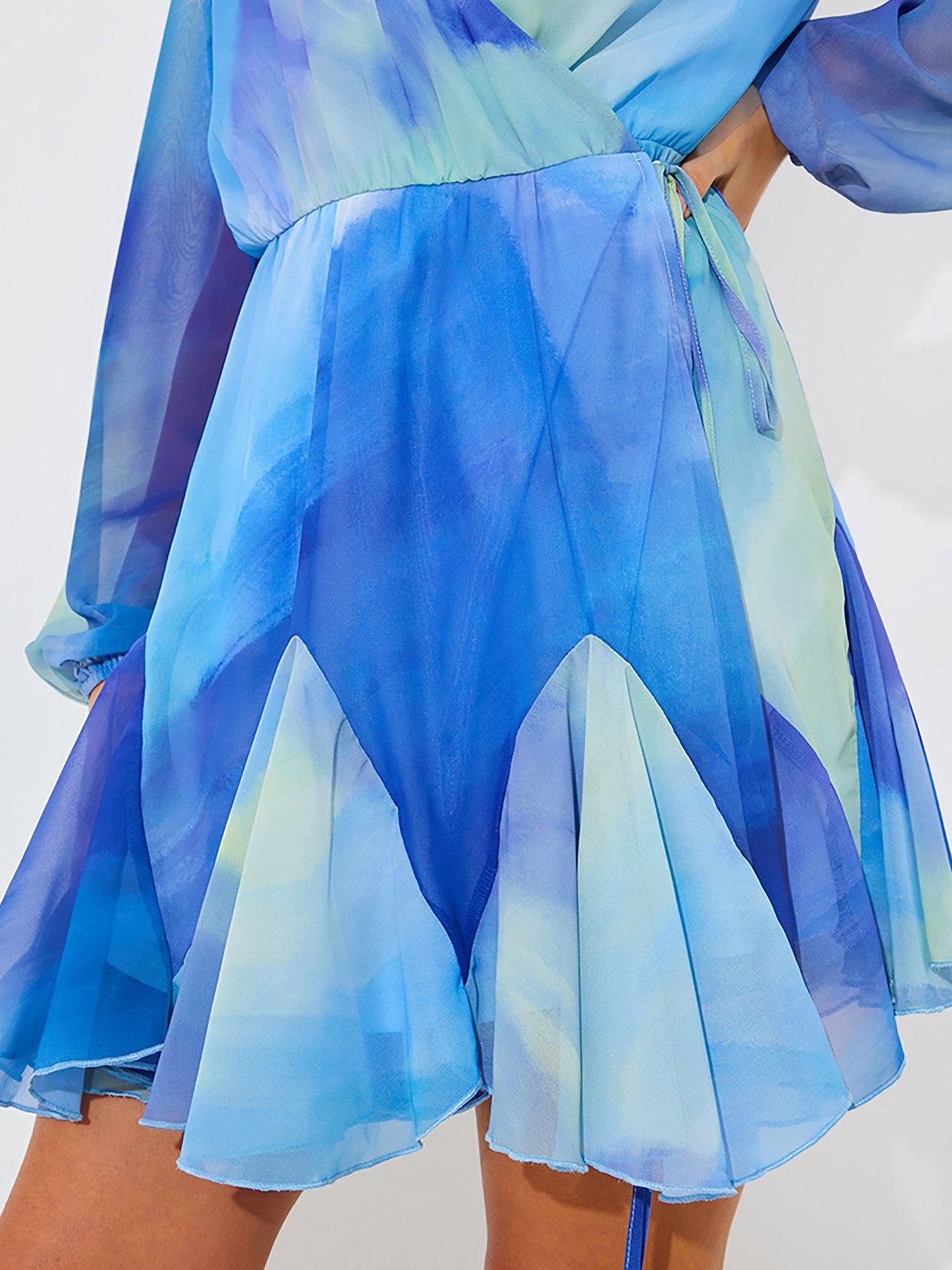 in-the-style-perrie-sian-blue-tie-dye-godet-detail-wrap-swing-dressdetail