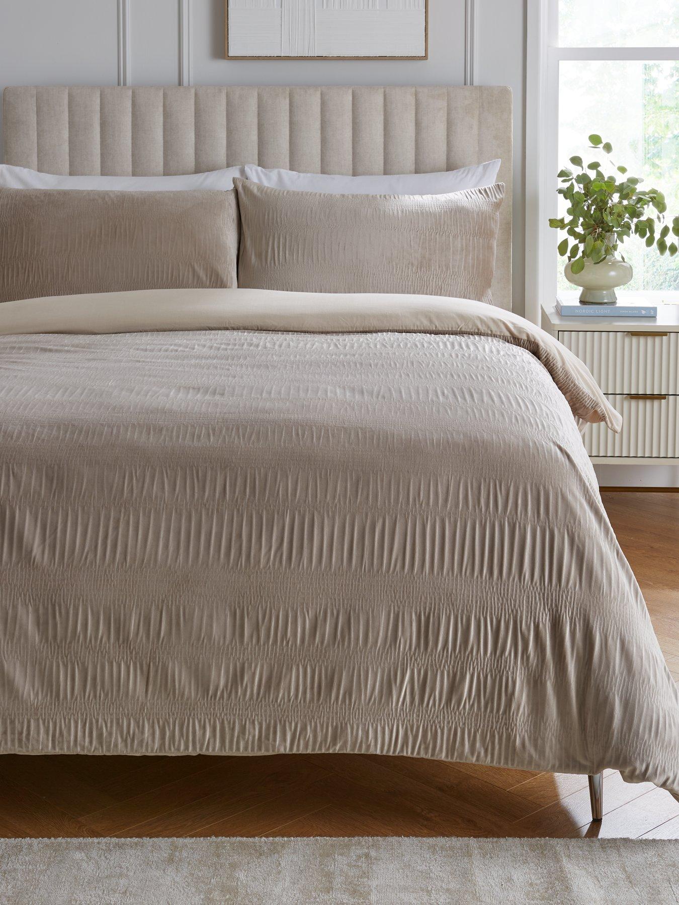 Very Home Ribbed Pleated Velvet Duvet Cover Set - Champagne