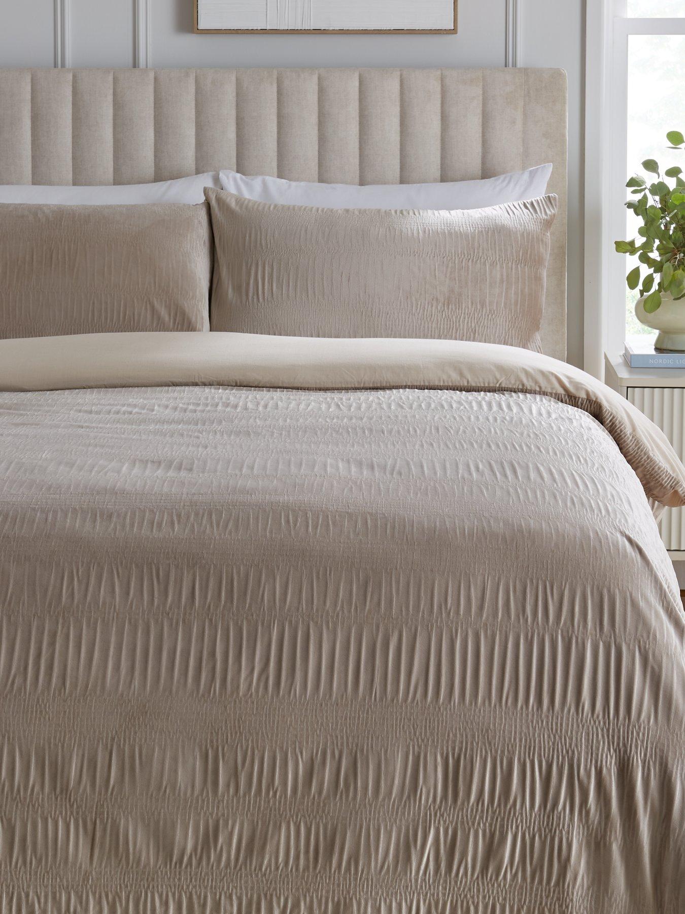 very-home-ribbed-pleated-velvet-duvet-cover-set-champagneback