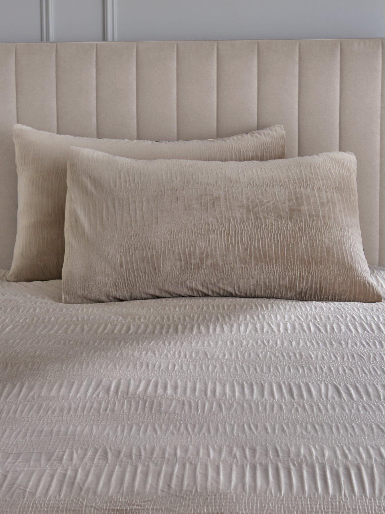 very-home-ribbed-pleated-velvet-duvet-cover-set-champagneoutfit