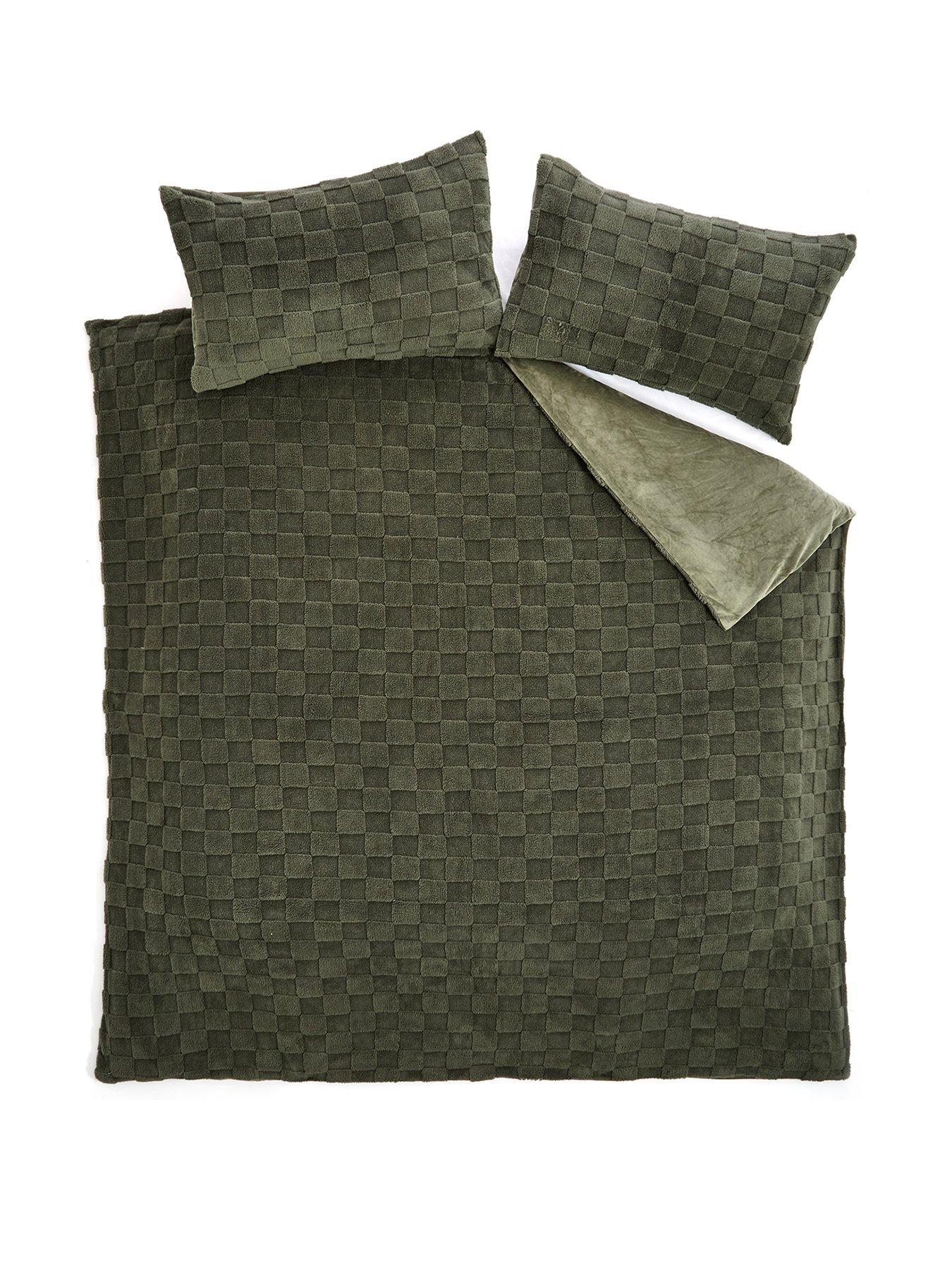 very-home-checkerboard-fleece-duvet-cover-setstillFront