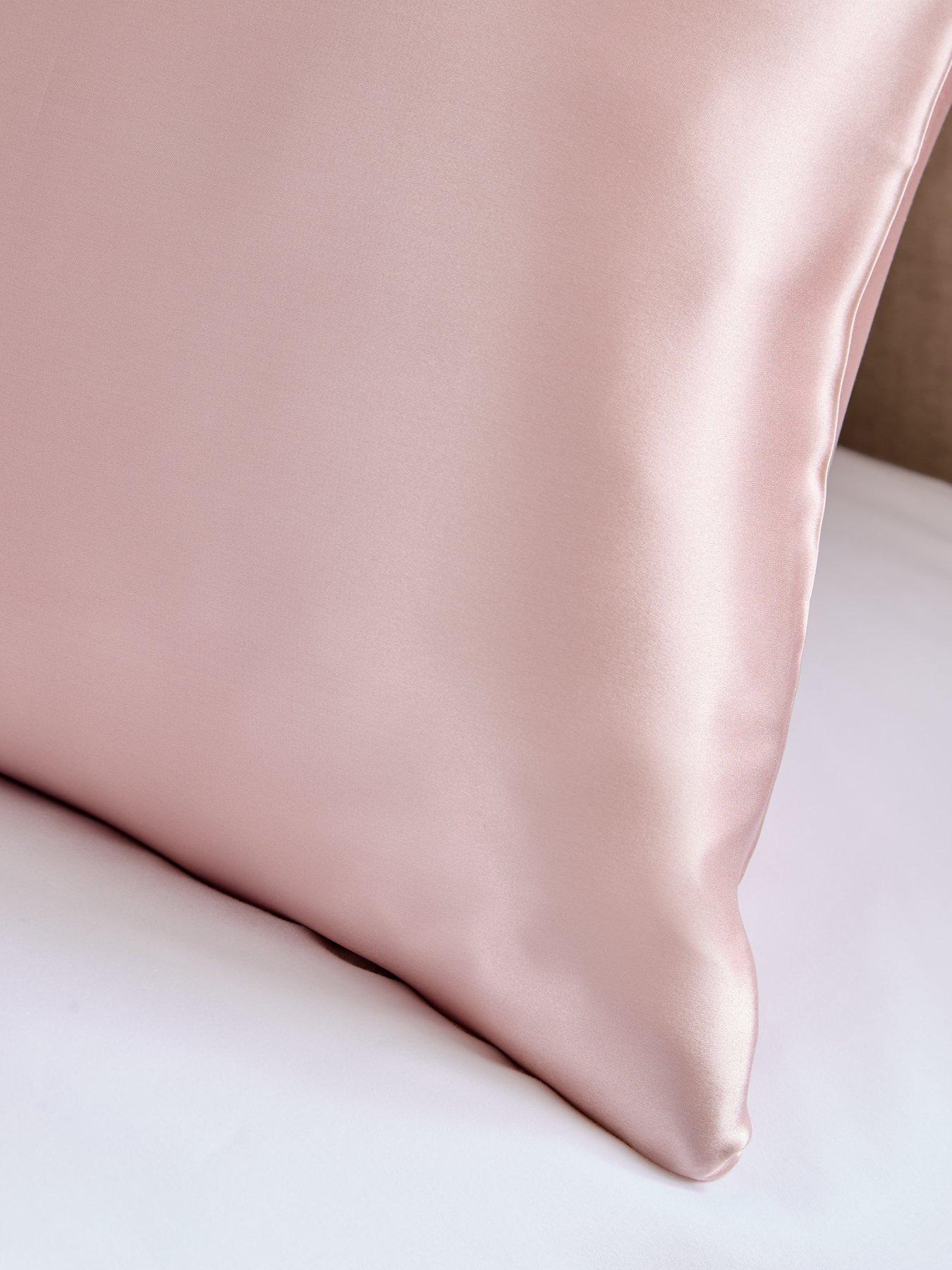 Image 3 of 5 of The Very Collection Mulberry Silk Pillowcase