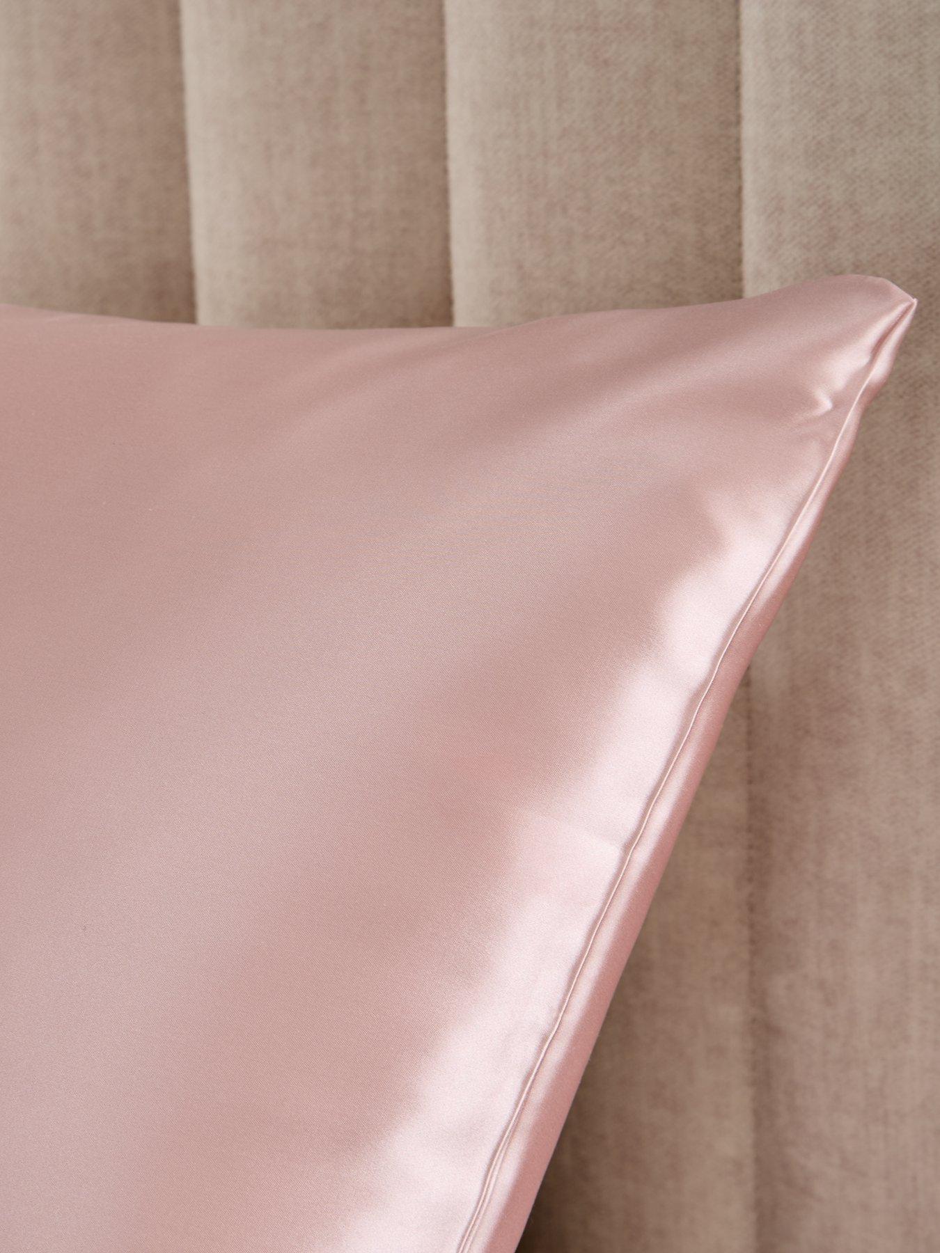 Image 5 of 5 of The Very Collection Mulberry Silk Pillowcase
