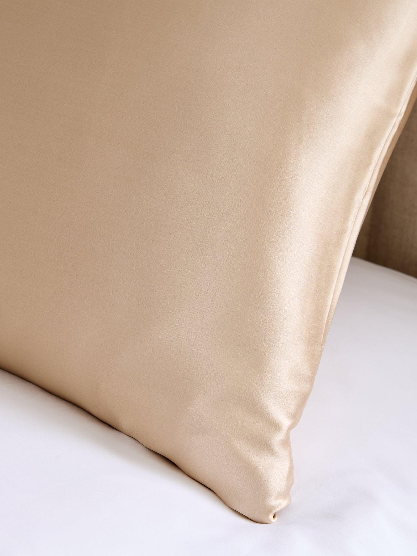 Image 3 of 5 of The Very Collection Mulberry Silk Pillowcase