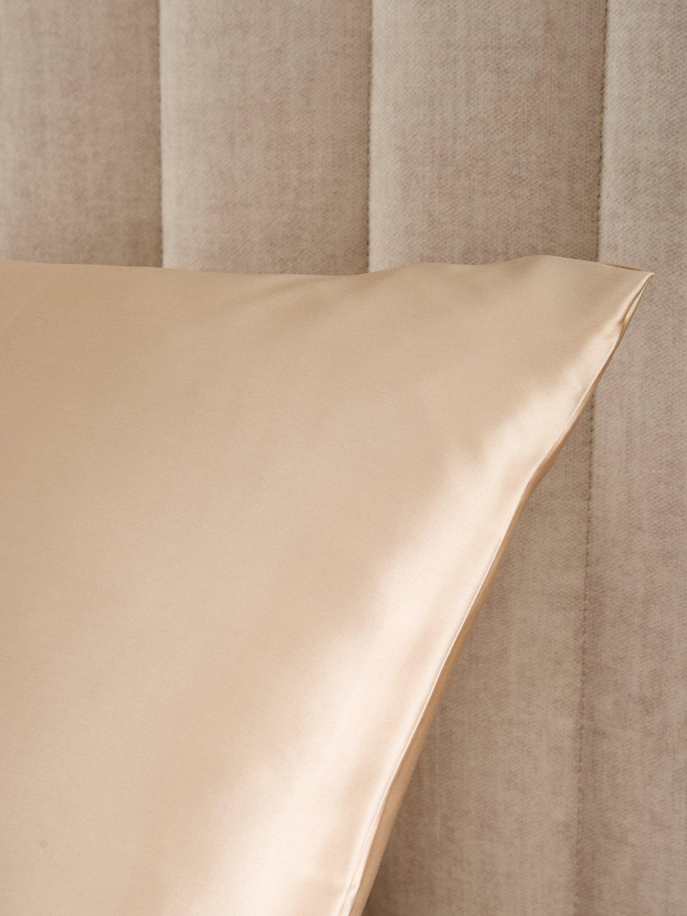 Image 5 of 5 of The Very Collection Mulberry Silk Pillowcase