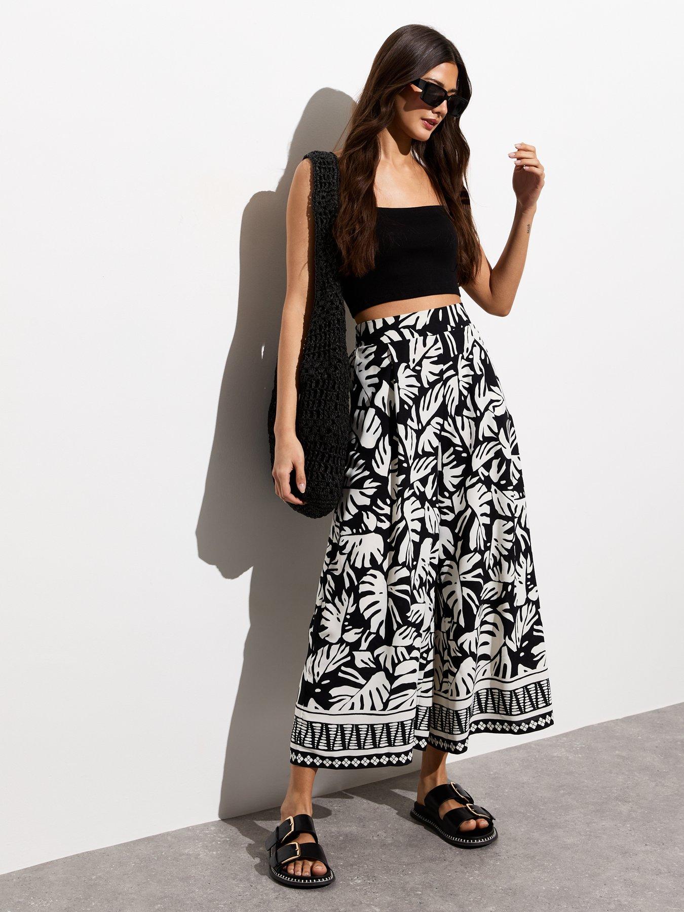 new-look-black-leaf-print-crop-wide-leg-trousersback