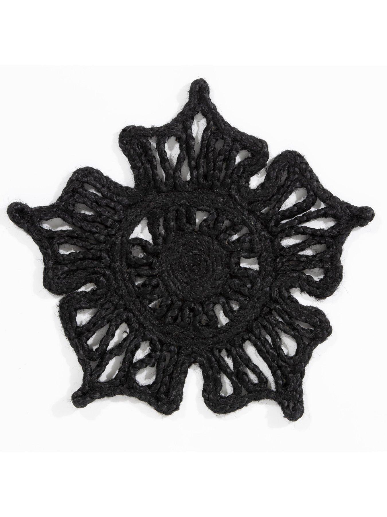 esselle-severn-jute-star-placemat-black-2-pkoutfit