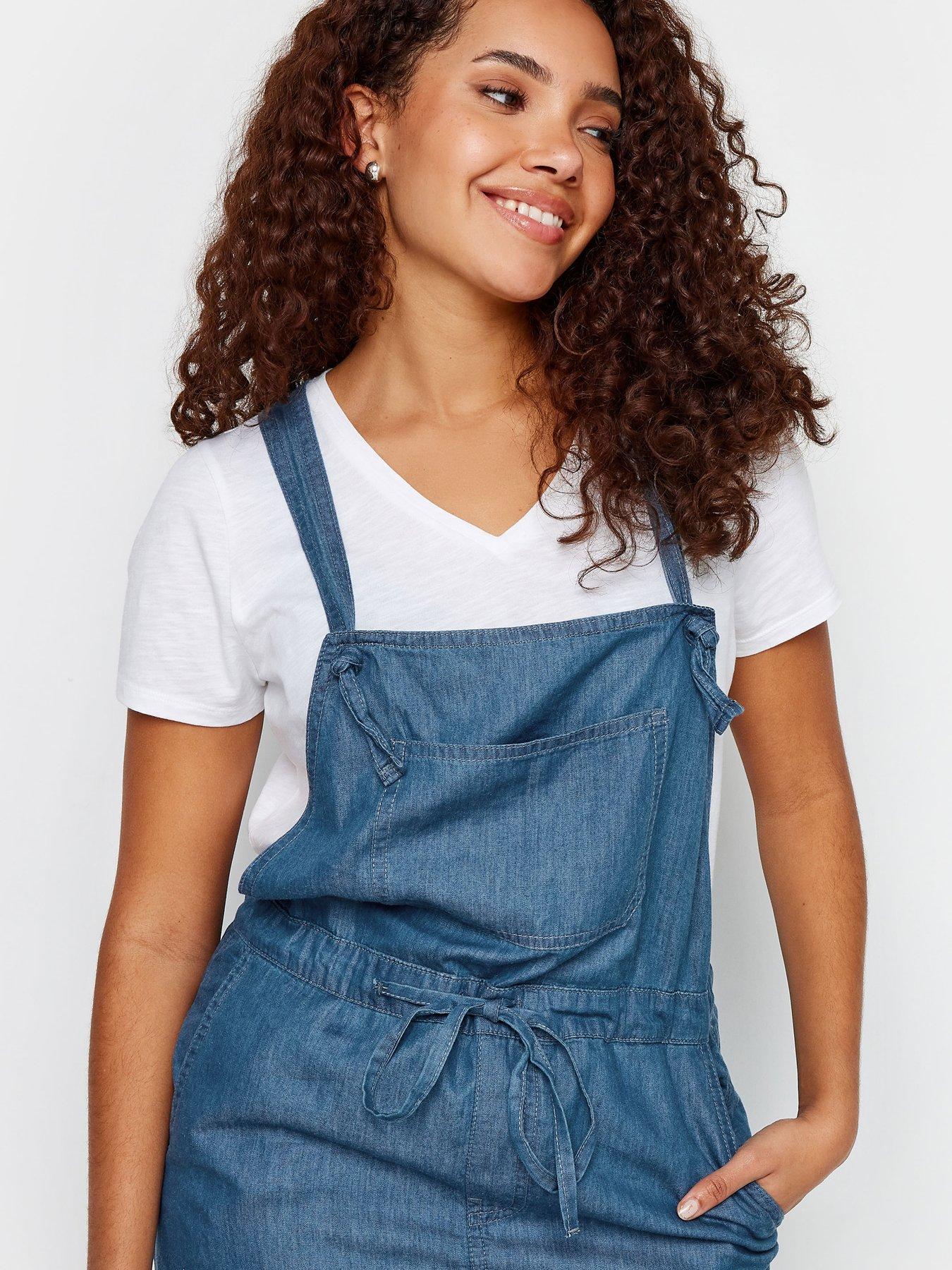 mco-denim-dungareeoutfit