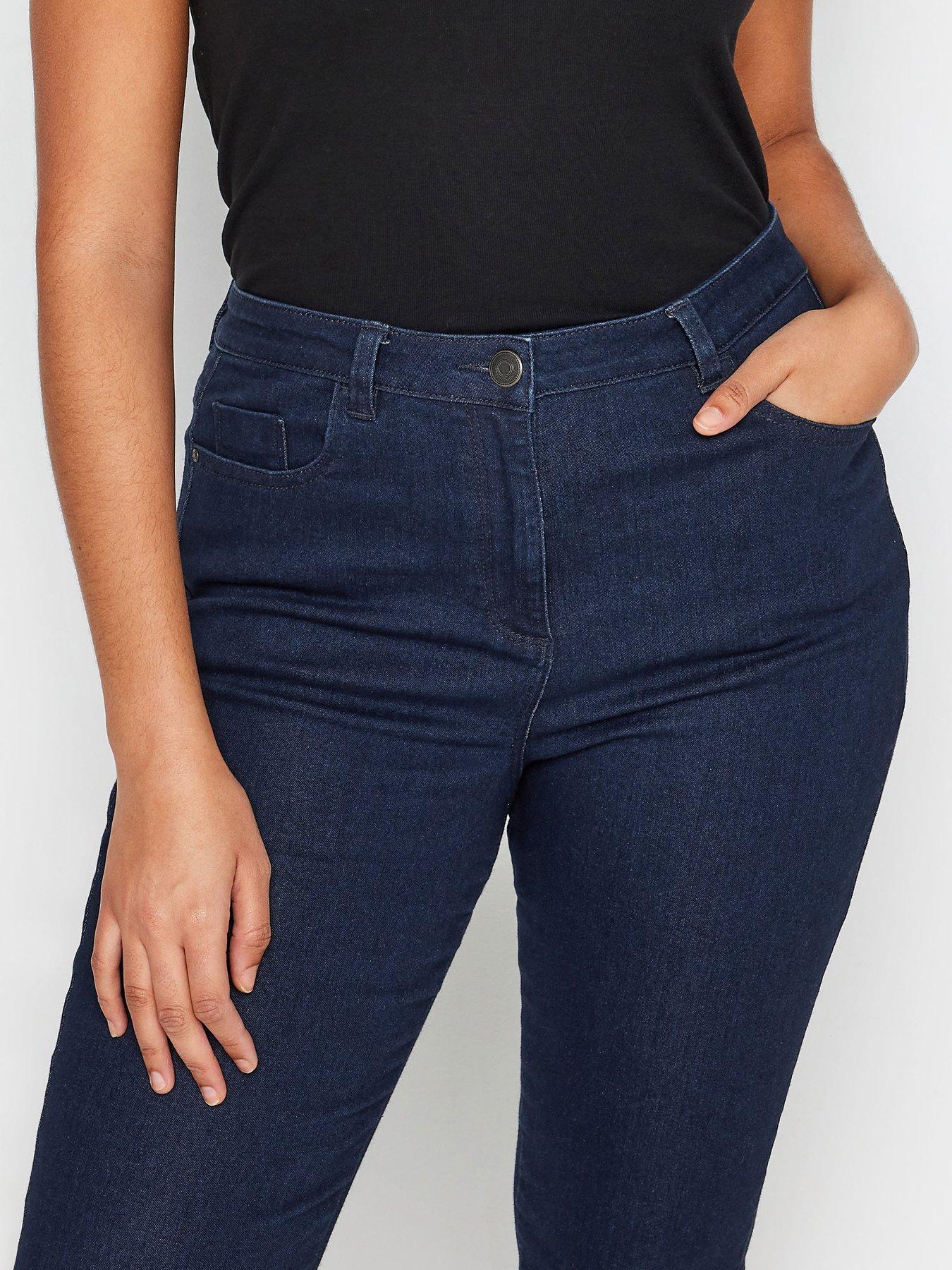 mco-indigo-crop-jeanoutfit