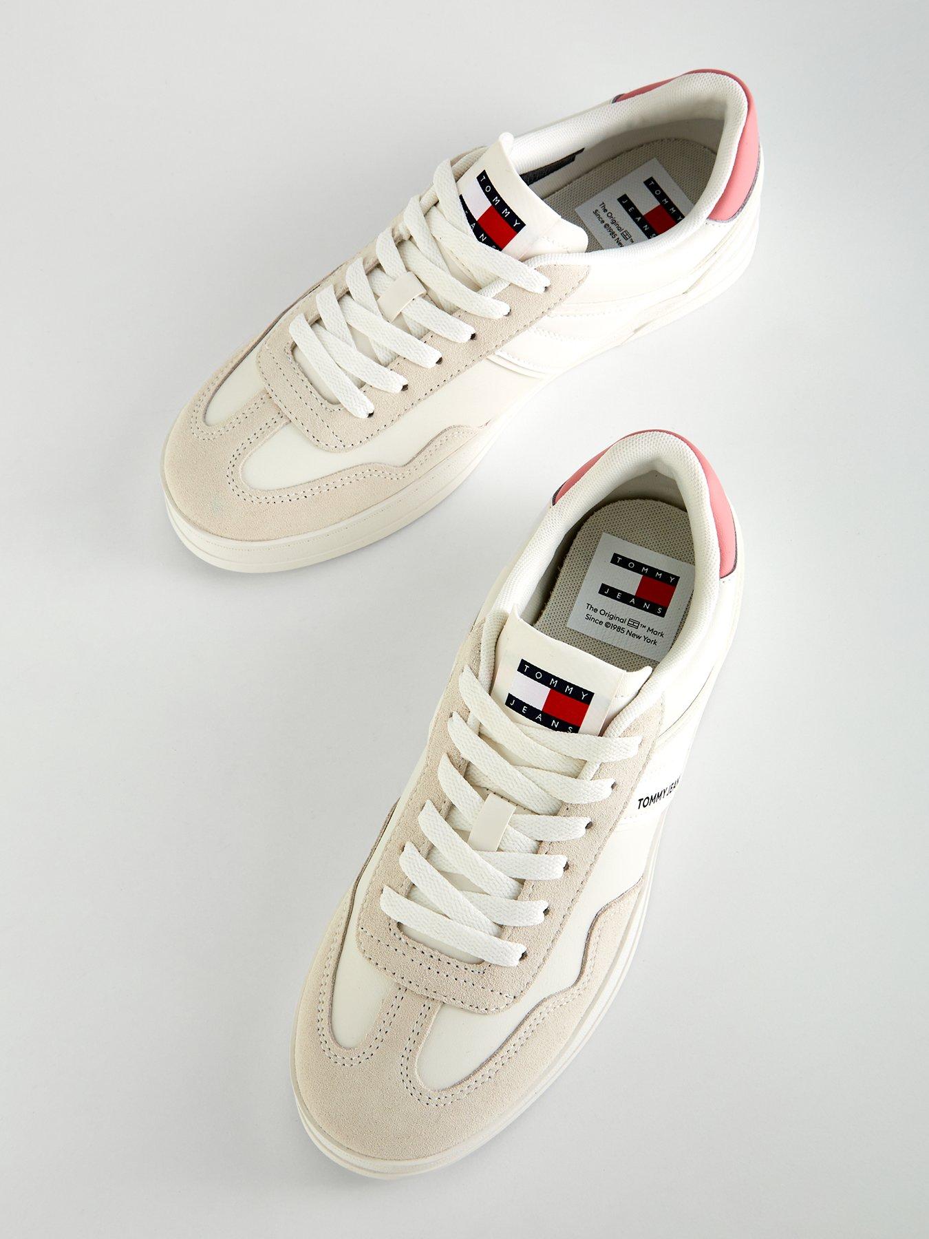 tommy-jeans-leather-court-trainer-whiteoutfit