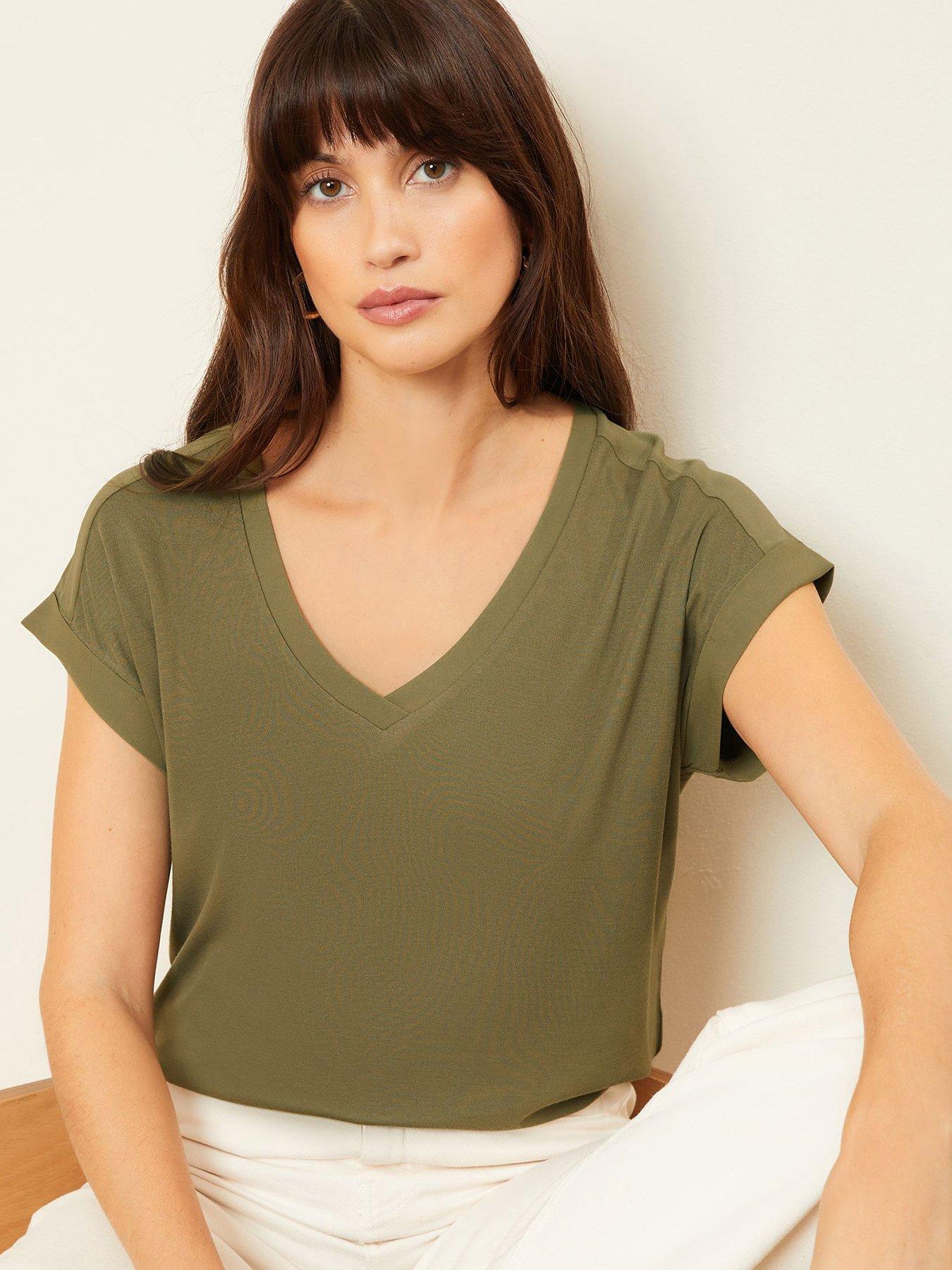 love-roses-v-neck-t-shirt-khaki