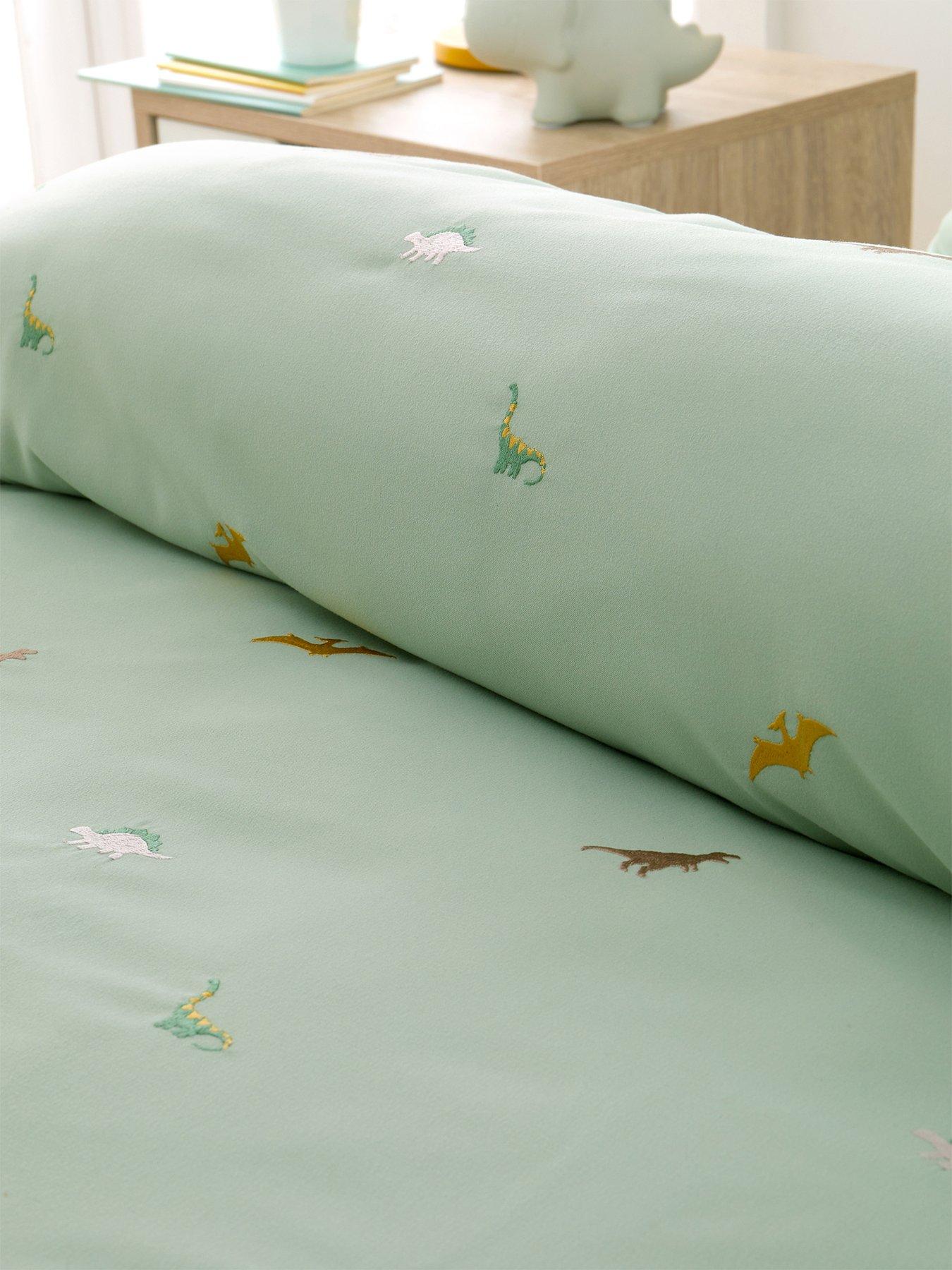 catherine-lansfield-embroidered-dinosaur-duvet-cover-set-greenoutfit