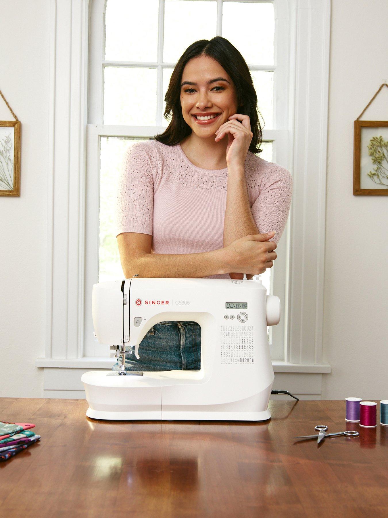 Singer Computerised C5605 Sewing Machine