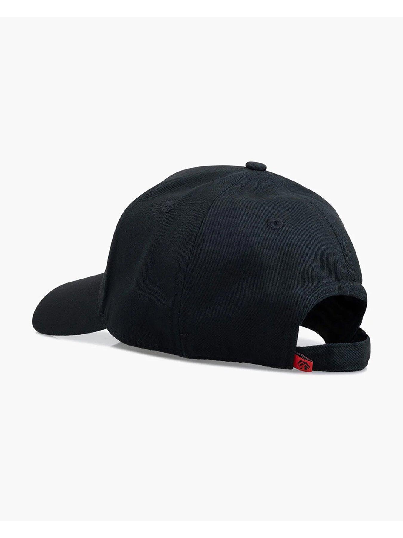 cruyff-trace-cap-blackoutfit