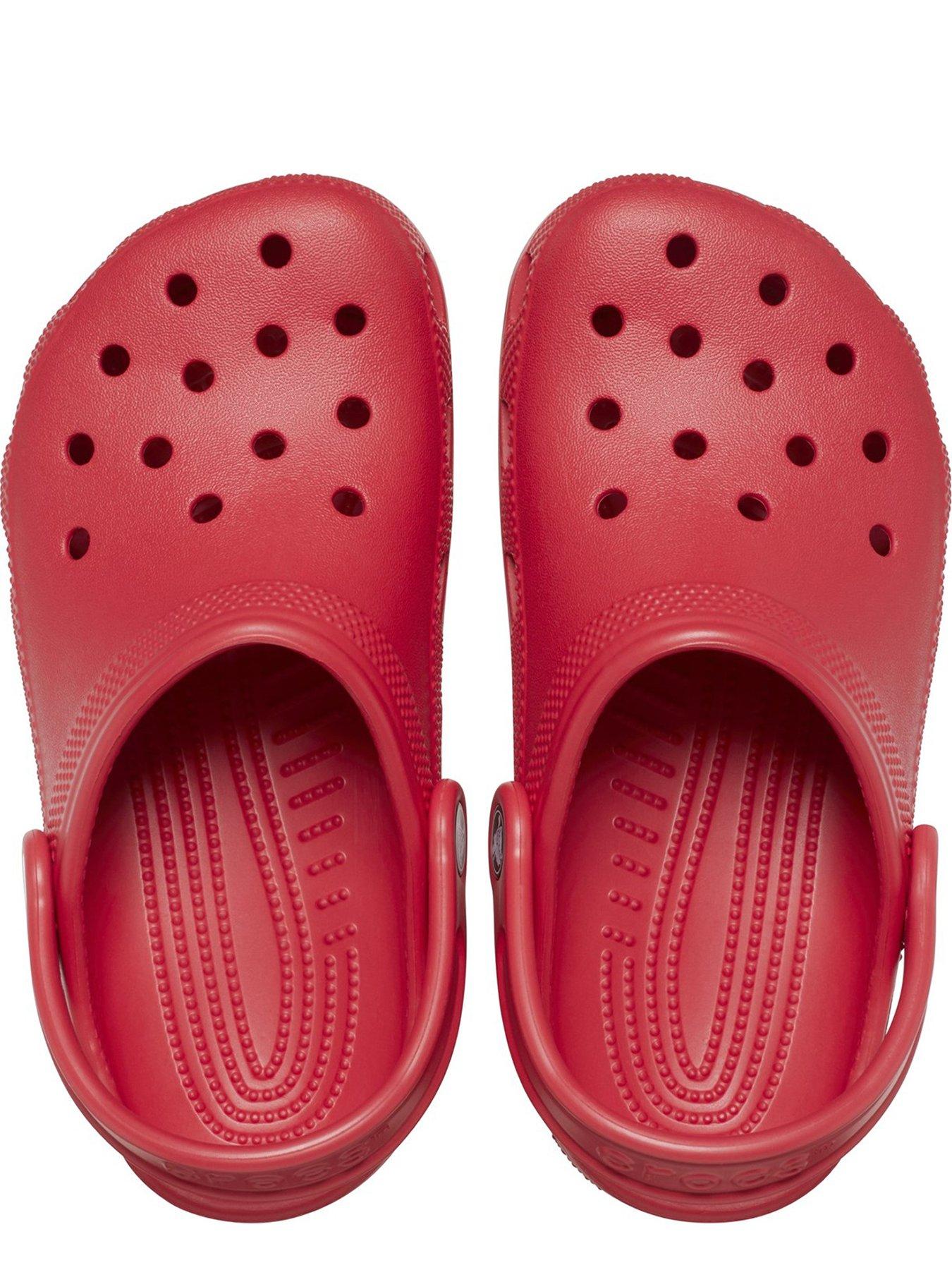 crocs-crocs-classic-clog-toddler-sandaloutfit