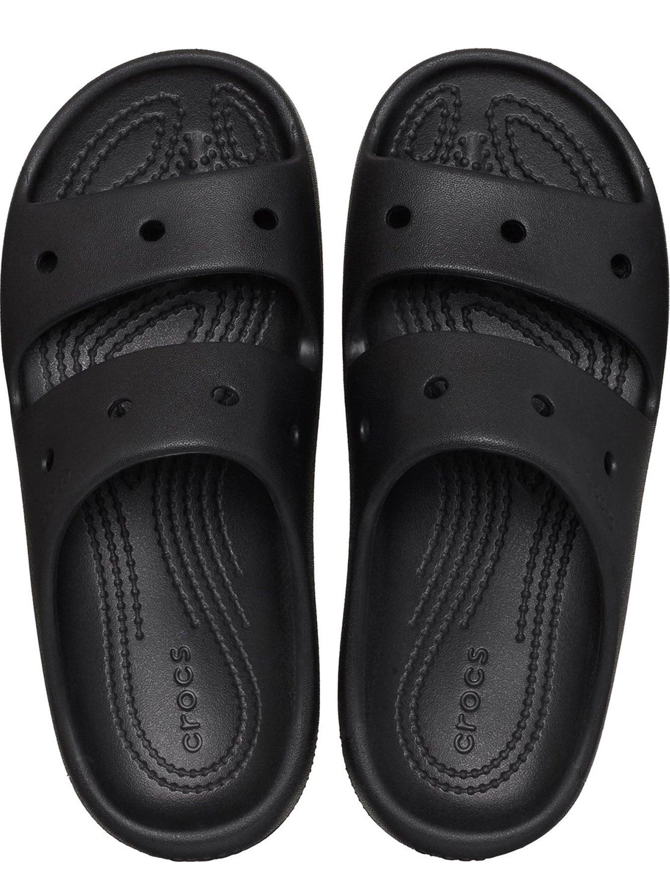 crocs-classic-sandal-kids-blackoutfit