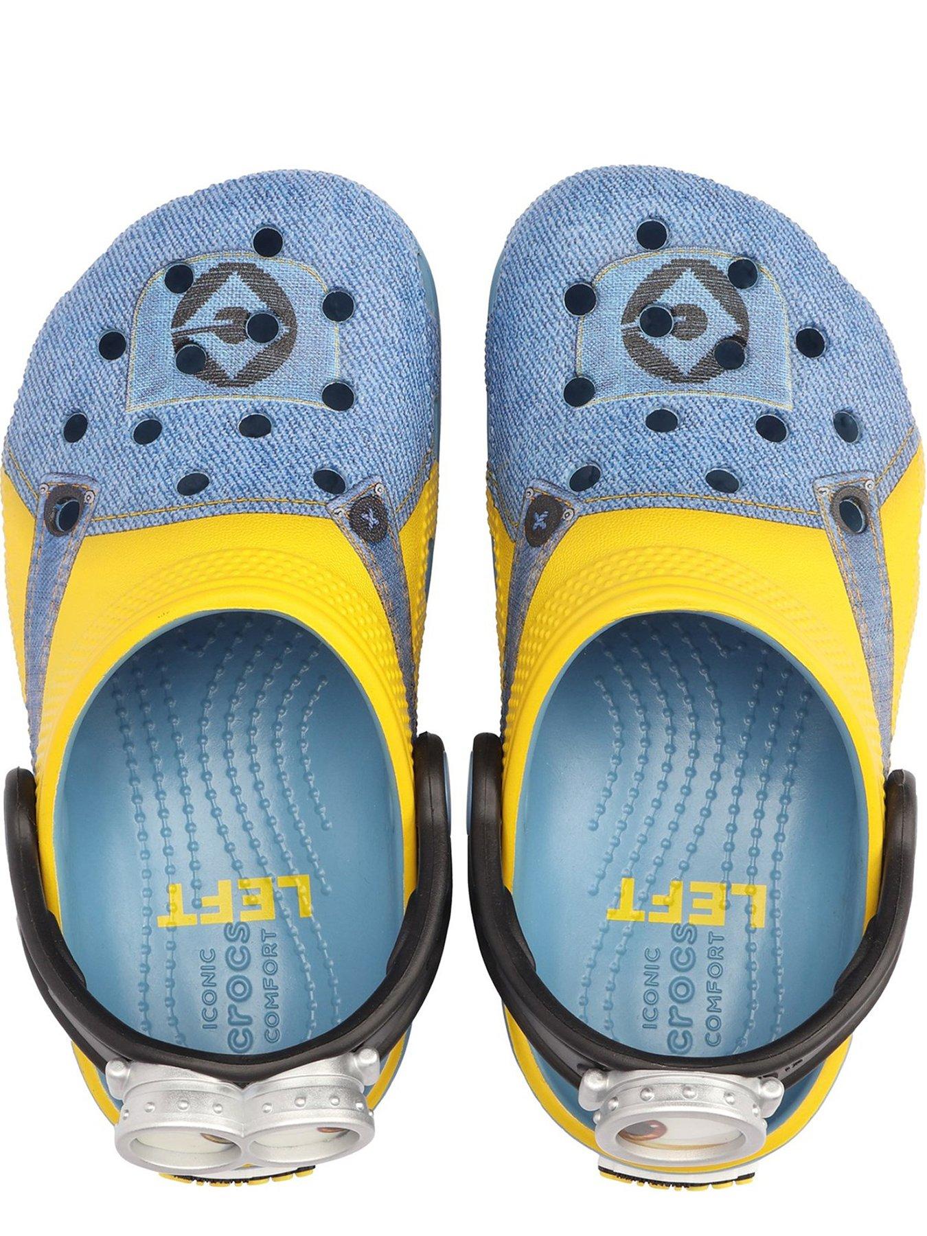 crocs-crocs-despicable-me-classic-clog-toddler-sandaloutfit