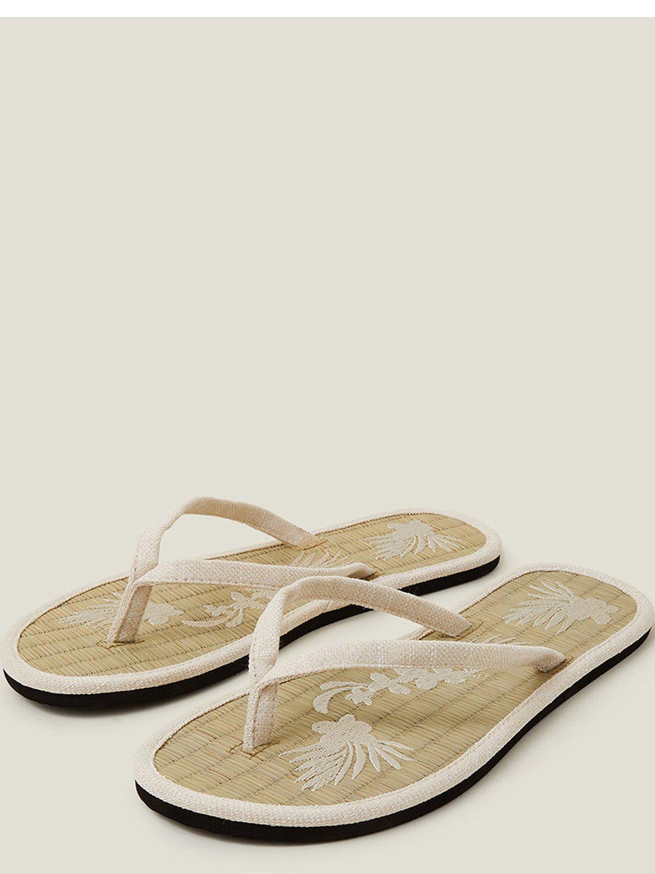 accessorize-embroidered-seagrass-flip-flopsstillFront