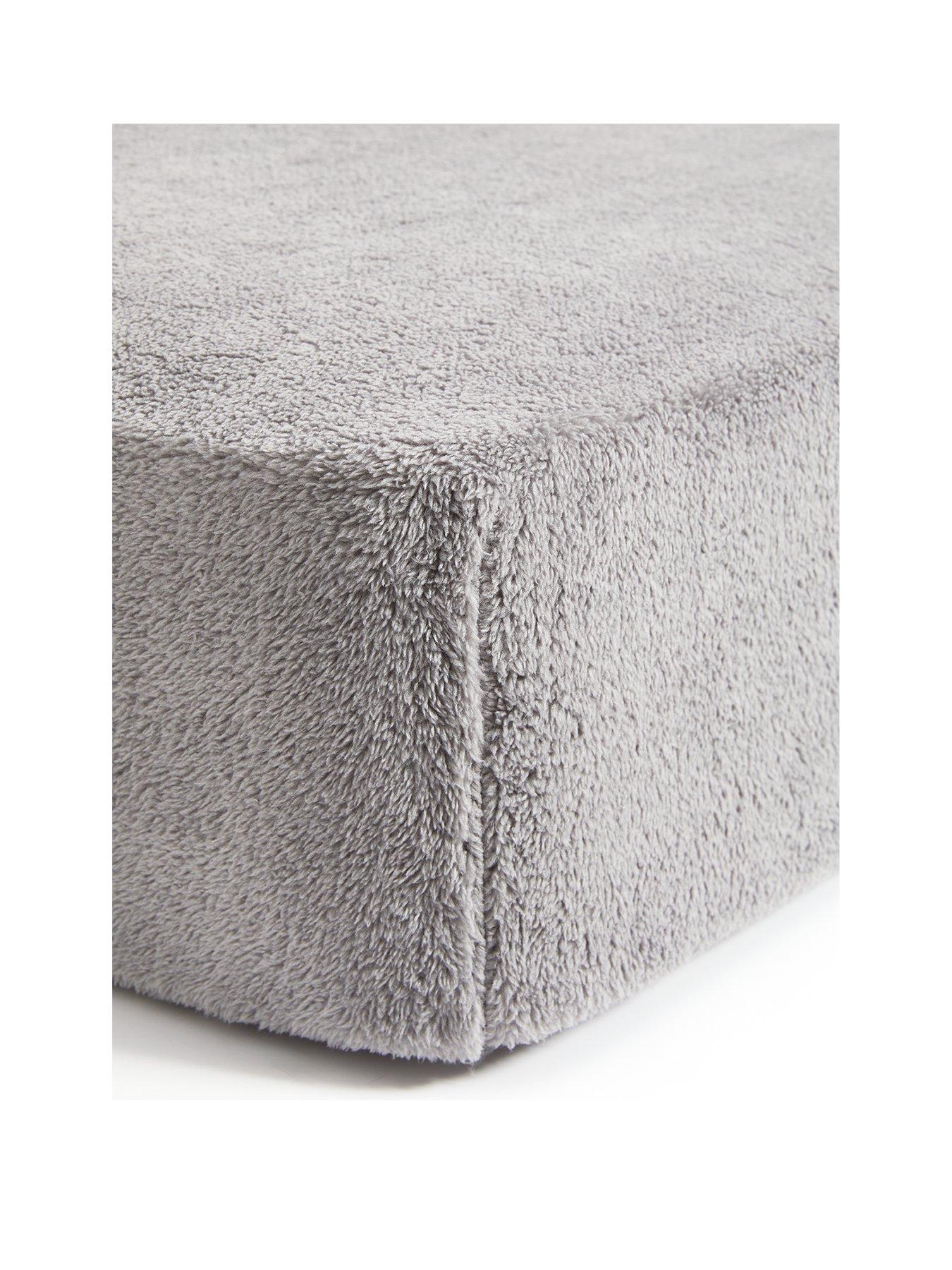 everyday-teddy-fleece-fitted-sheet-in-greystillFront