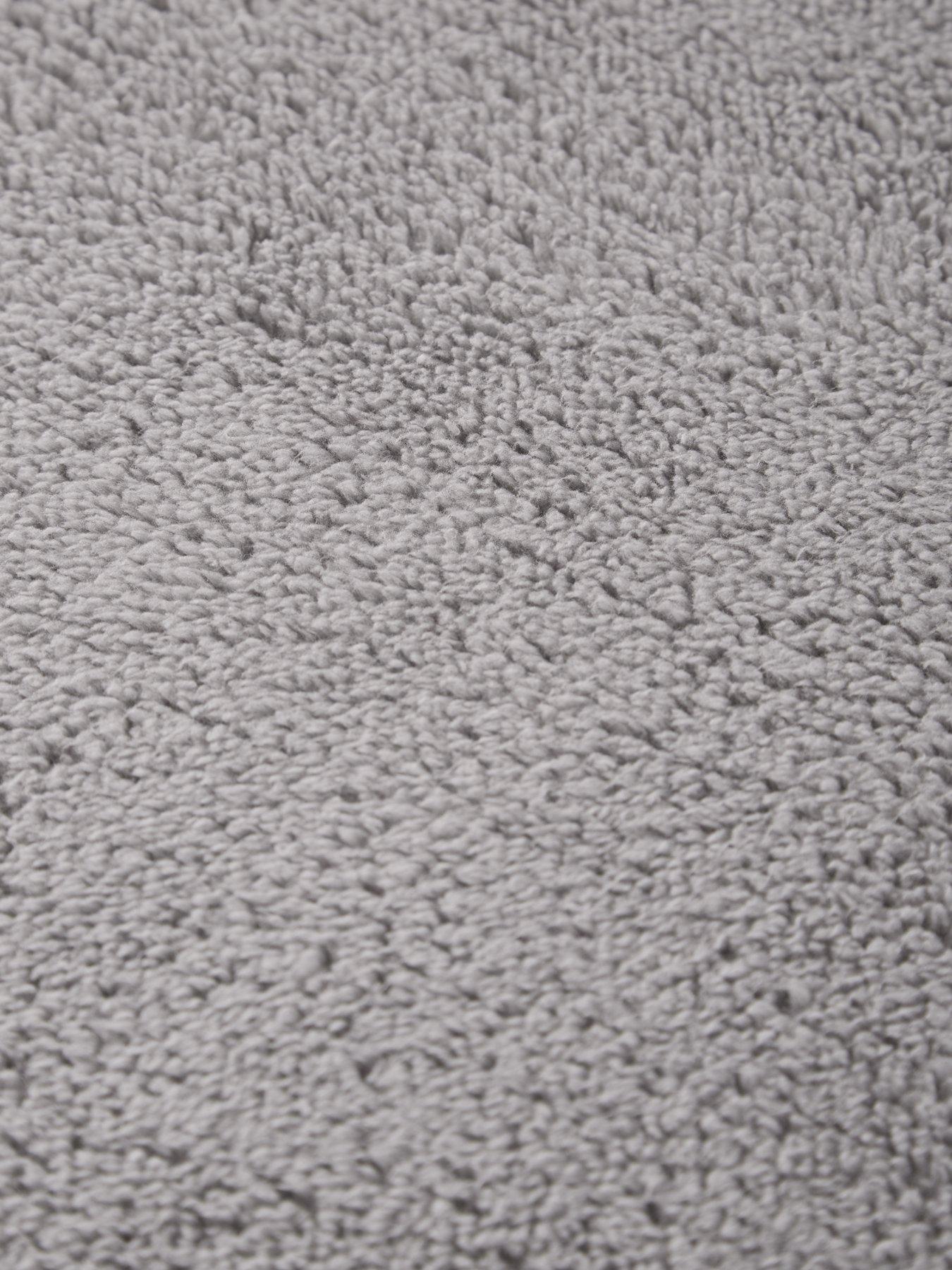 the-very-collection-teddy-fleece-fitted-sheet-in-greyoutfit