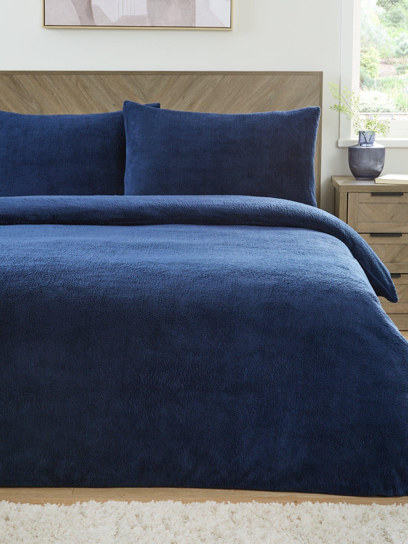 everyday-teddy-fleece-duvet-cover-set-in-navy