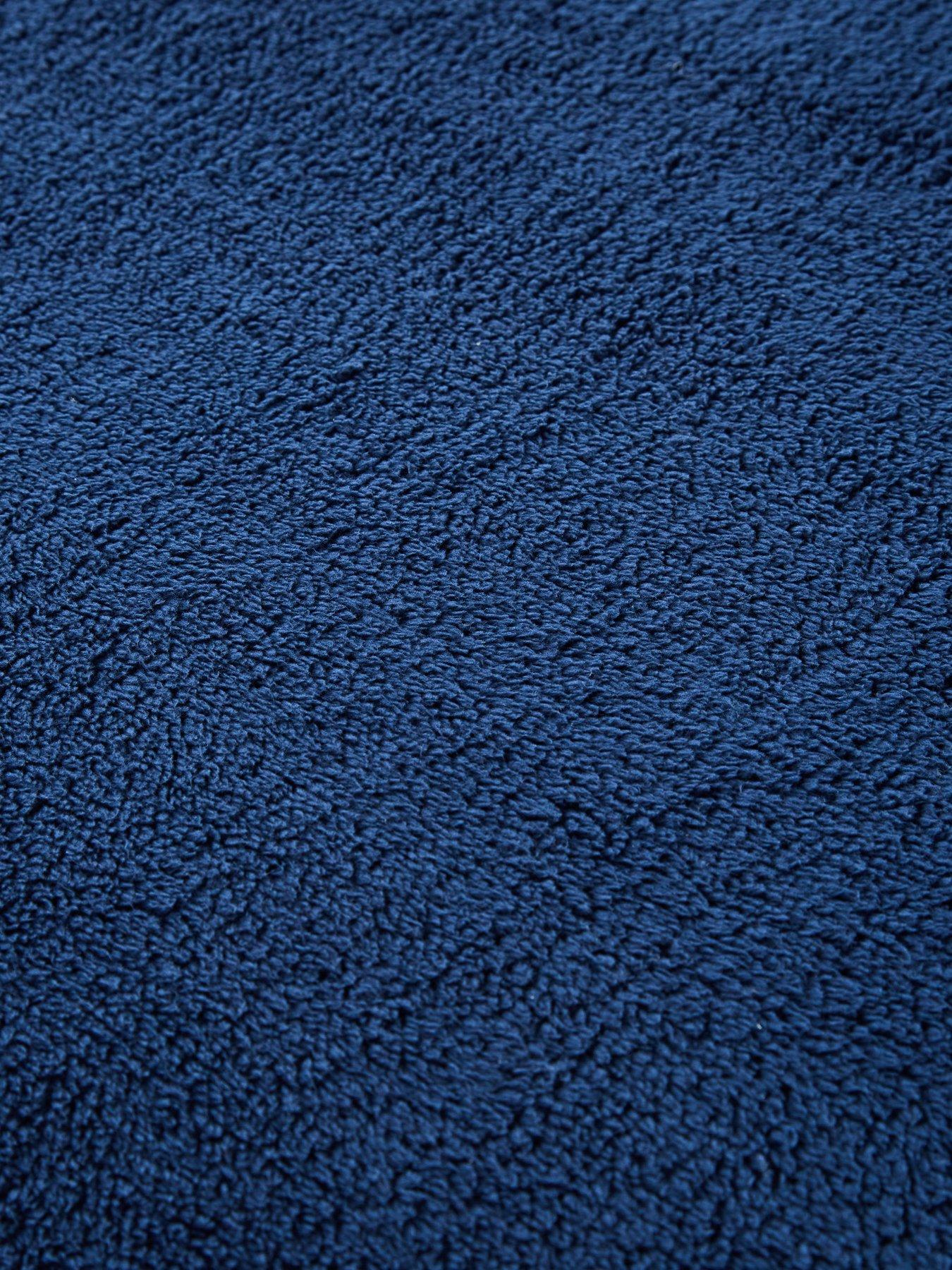 the-very-collection-teddy-fleece-fitted-sheet-in-navyoutfit