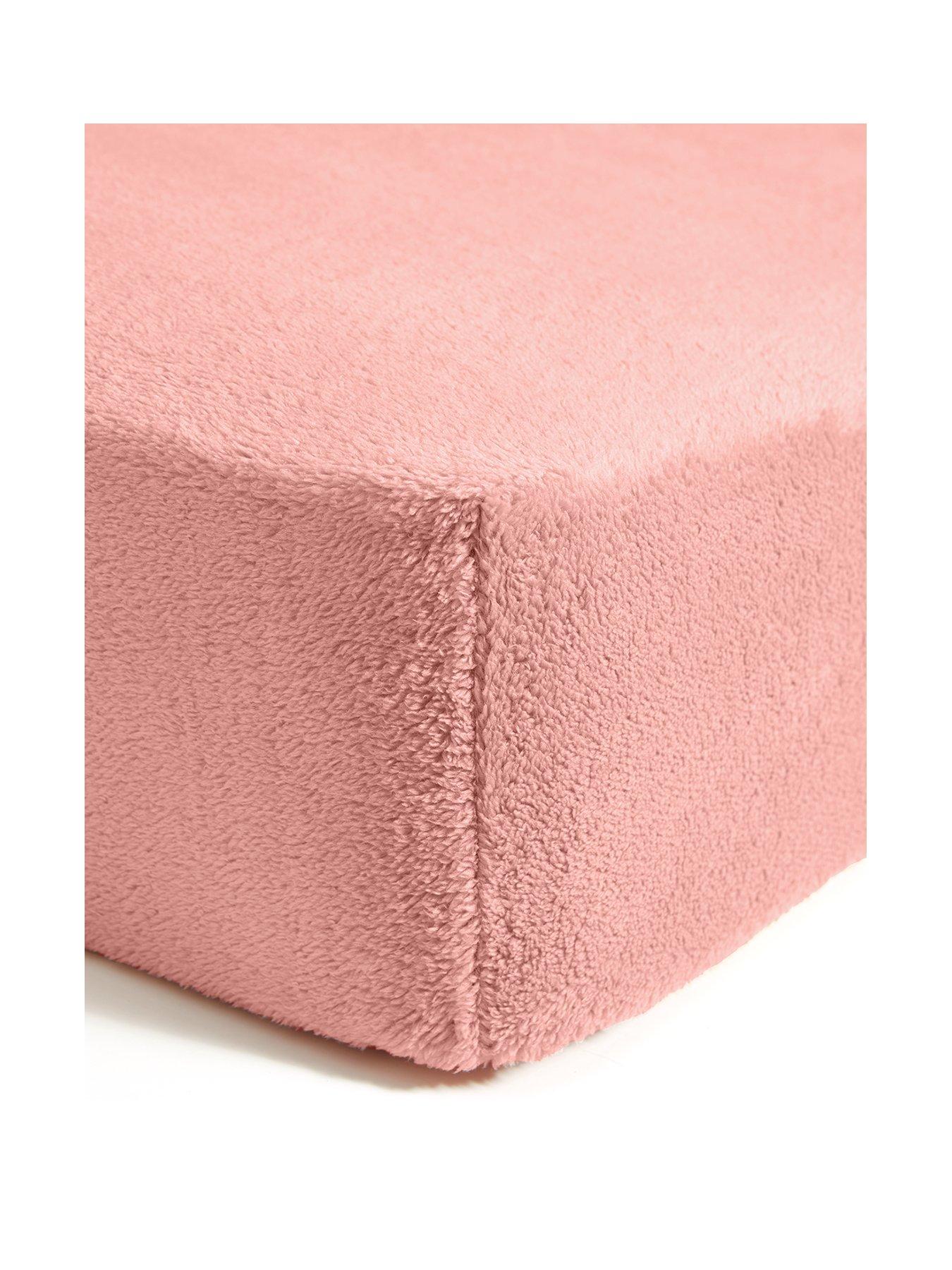 everyday-teddy-fleece-fitted-sheet-in-pinkstillFront