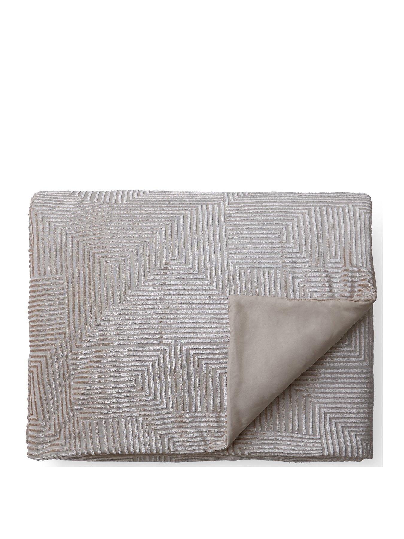 Image 2 of 4 of The Very Collection Cut Velvet Luxe Bedspread Throw - Champagne