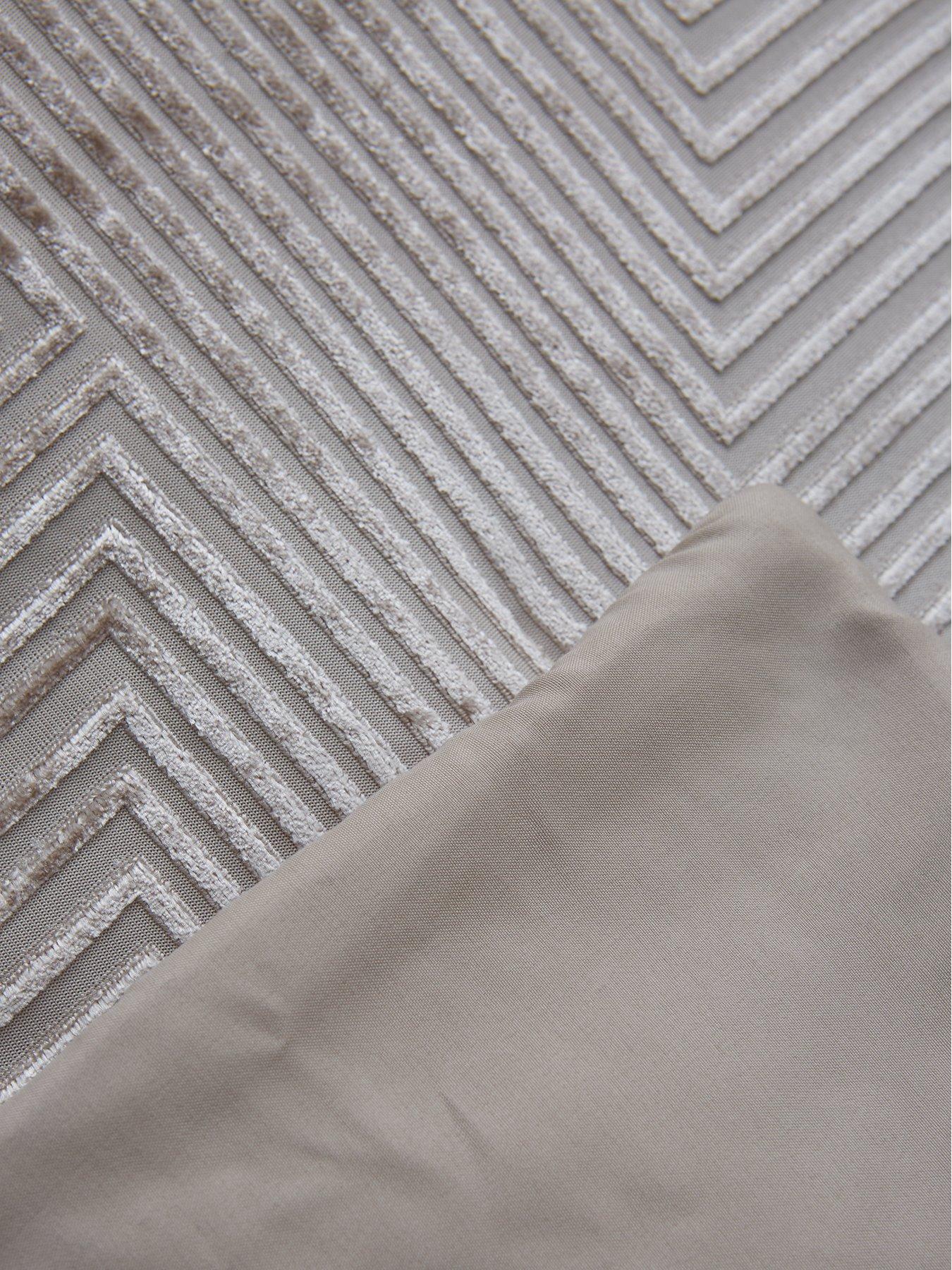 Image 3 of 4 of The Very Collection Cut Velvet Luxe Bedspread Throw - Champagne
