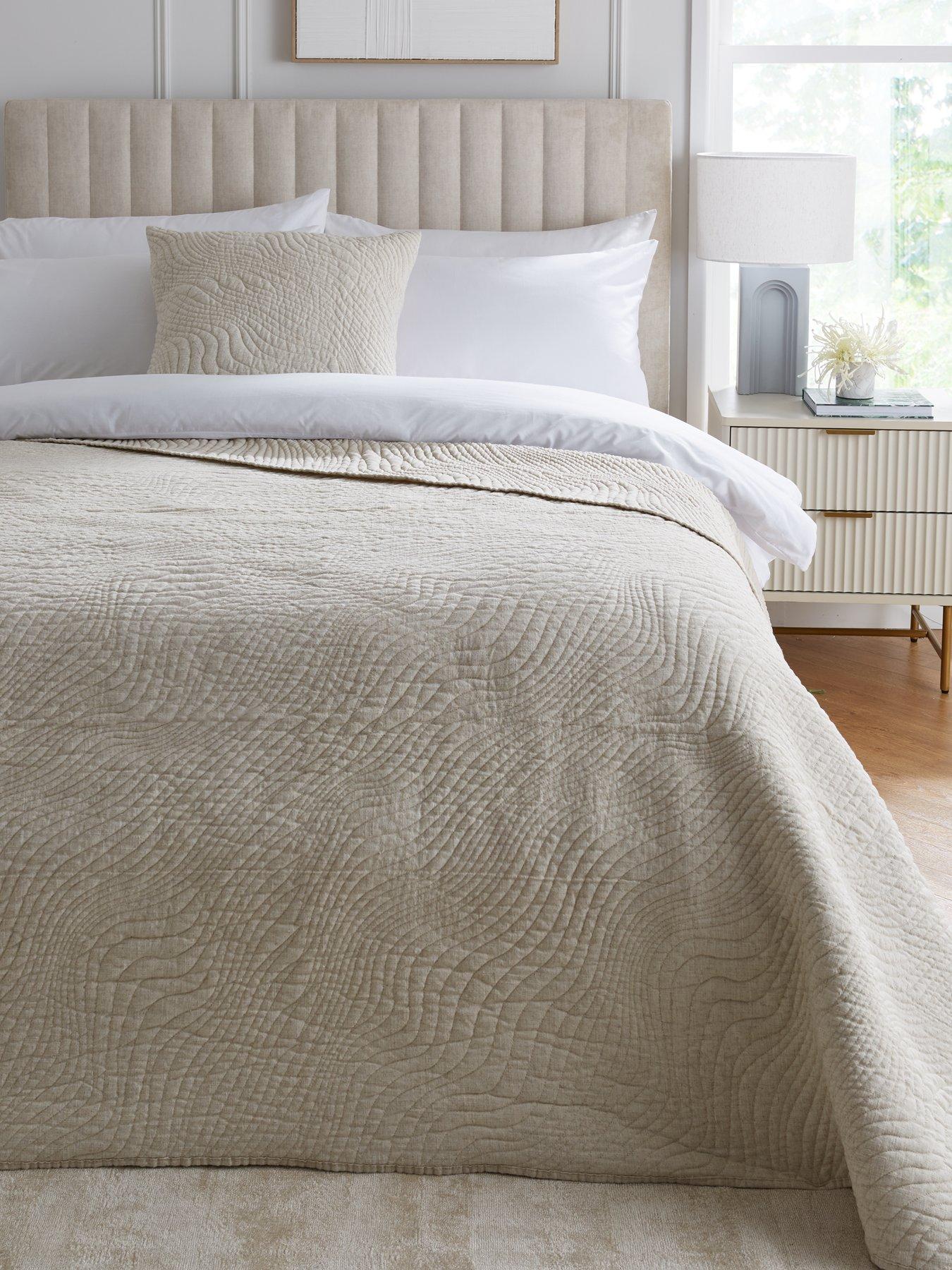 undefined Natural Luxe Washed Polylinen Quilted Bedspread Throw
