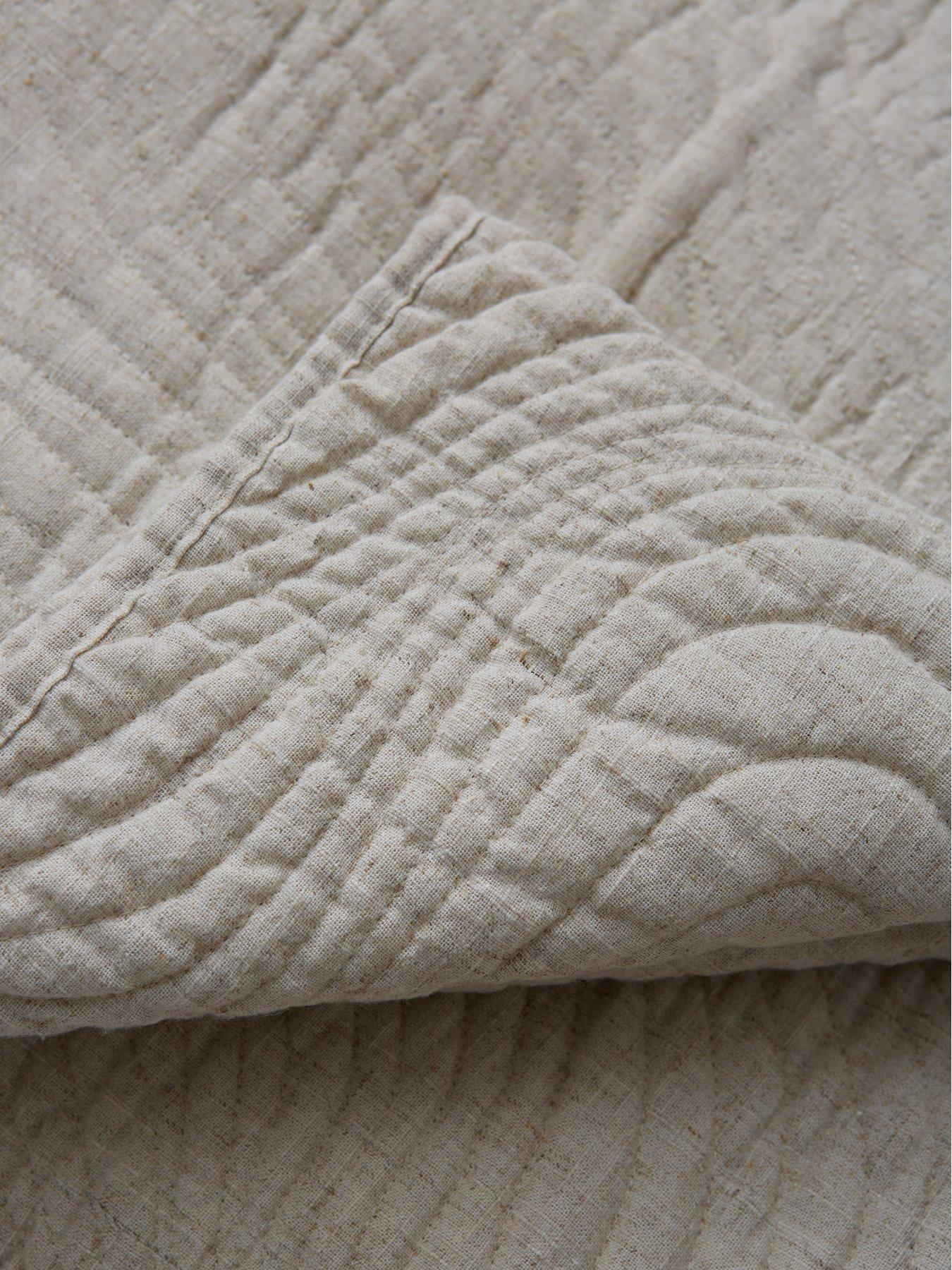 very-home-natural-luxe-washed-polylinen-quilted-bedspread-throwback