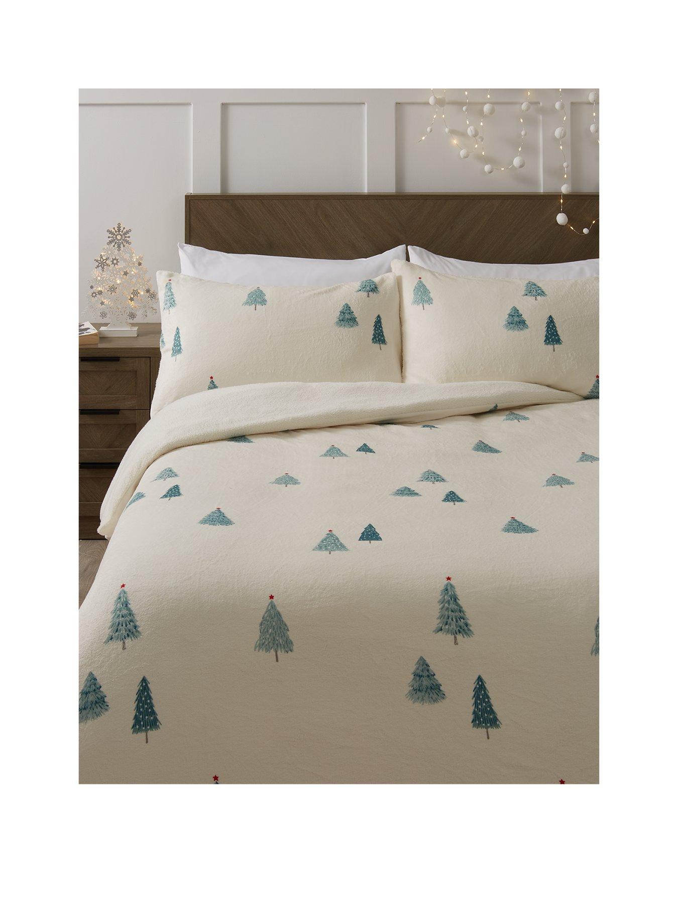 very-home-nordic-trees-fleece-christmas-duvet-cover-set-multistillFront