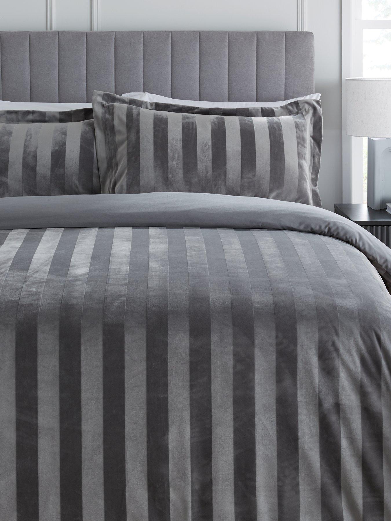 very-home-luxe-velvet-stripe-duvet-cover-set-silverback