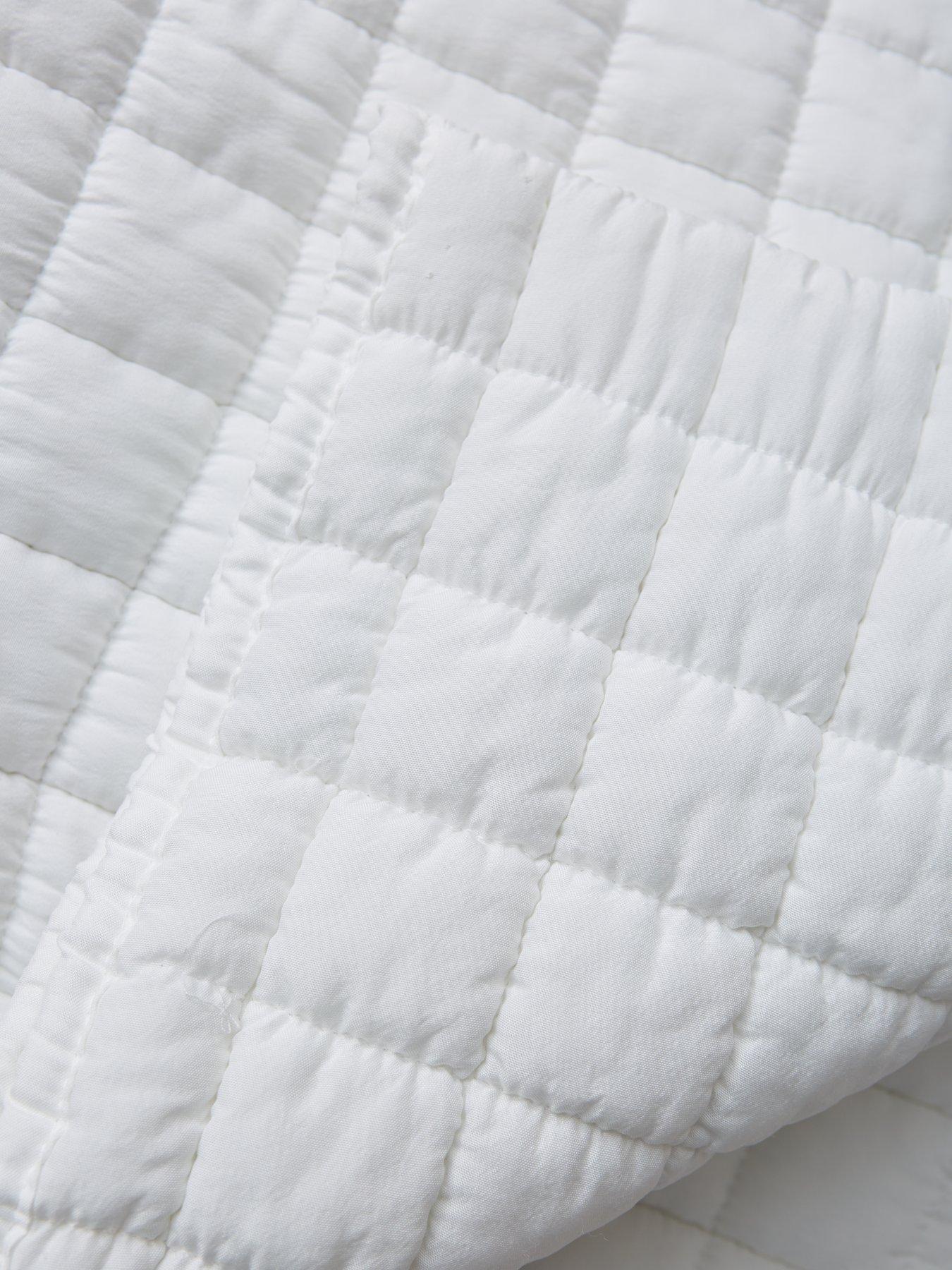 very-home-washed-quilted-microfibre-bedspread-throw-whitenbspback