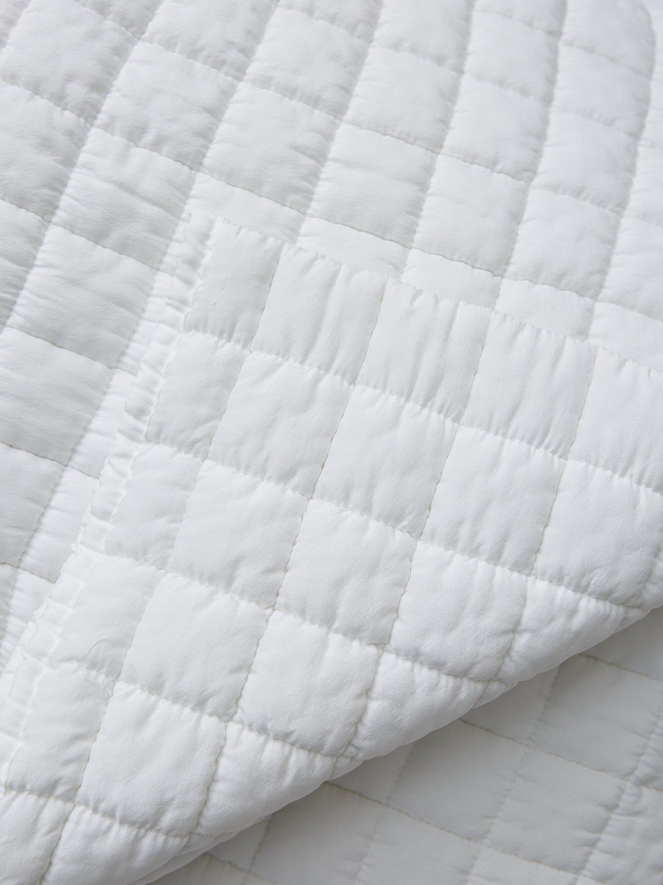 very-home-washed-quilted-microfibre-bedspread-throw-whitenbspoutfit