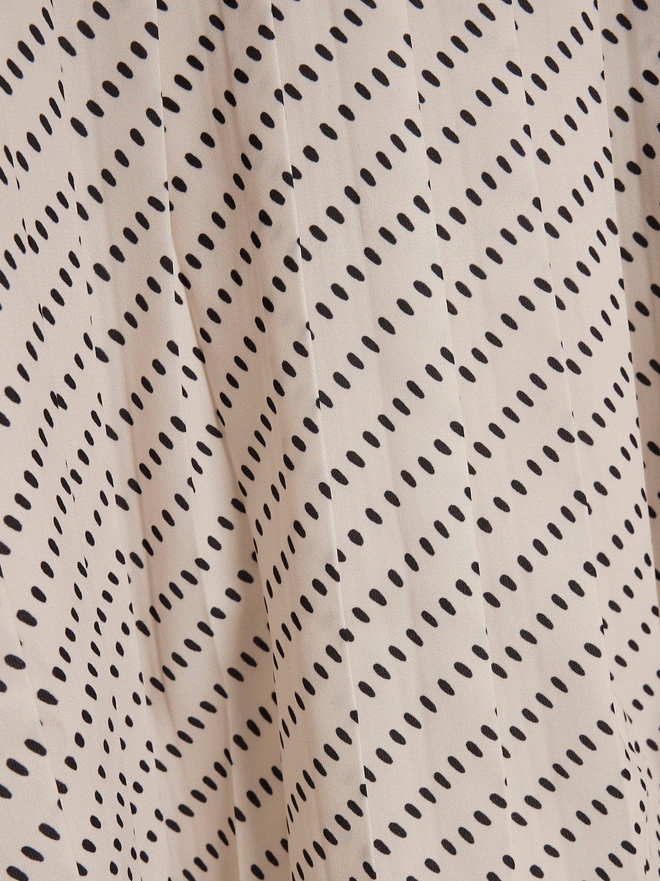 river-island-pleated-dotty-shirt-dress-creamdetail