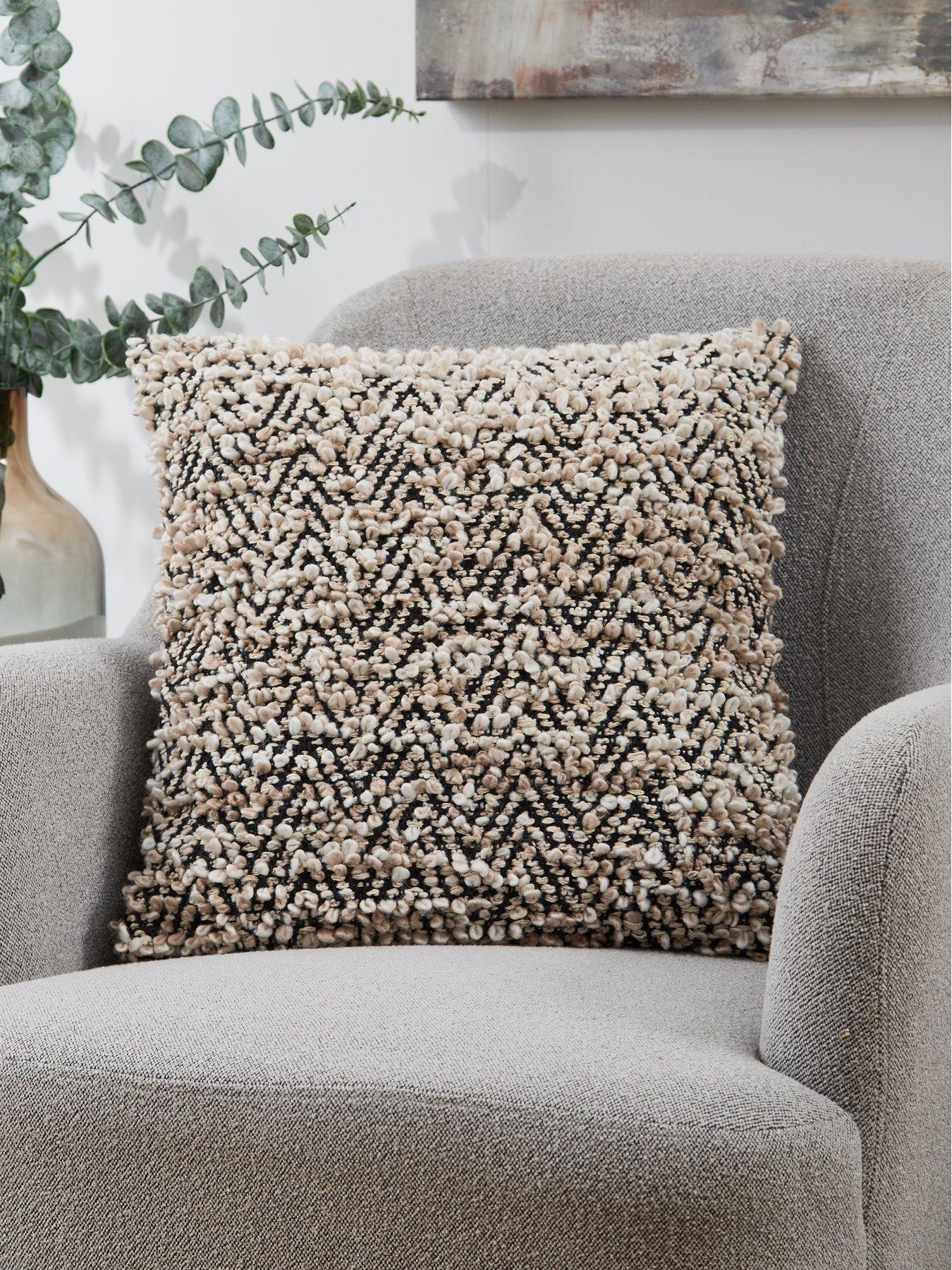 very-home-boucle-chevron-cushion