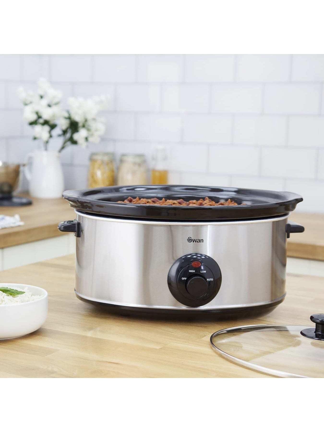 swan-sf17030n-65-litre-slow-cooker-with-3-heat-settings-glass-lid-320w-stainless-steelstillFront