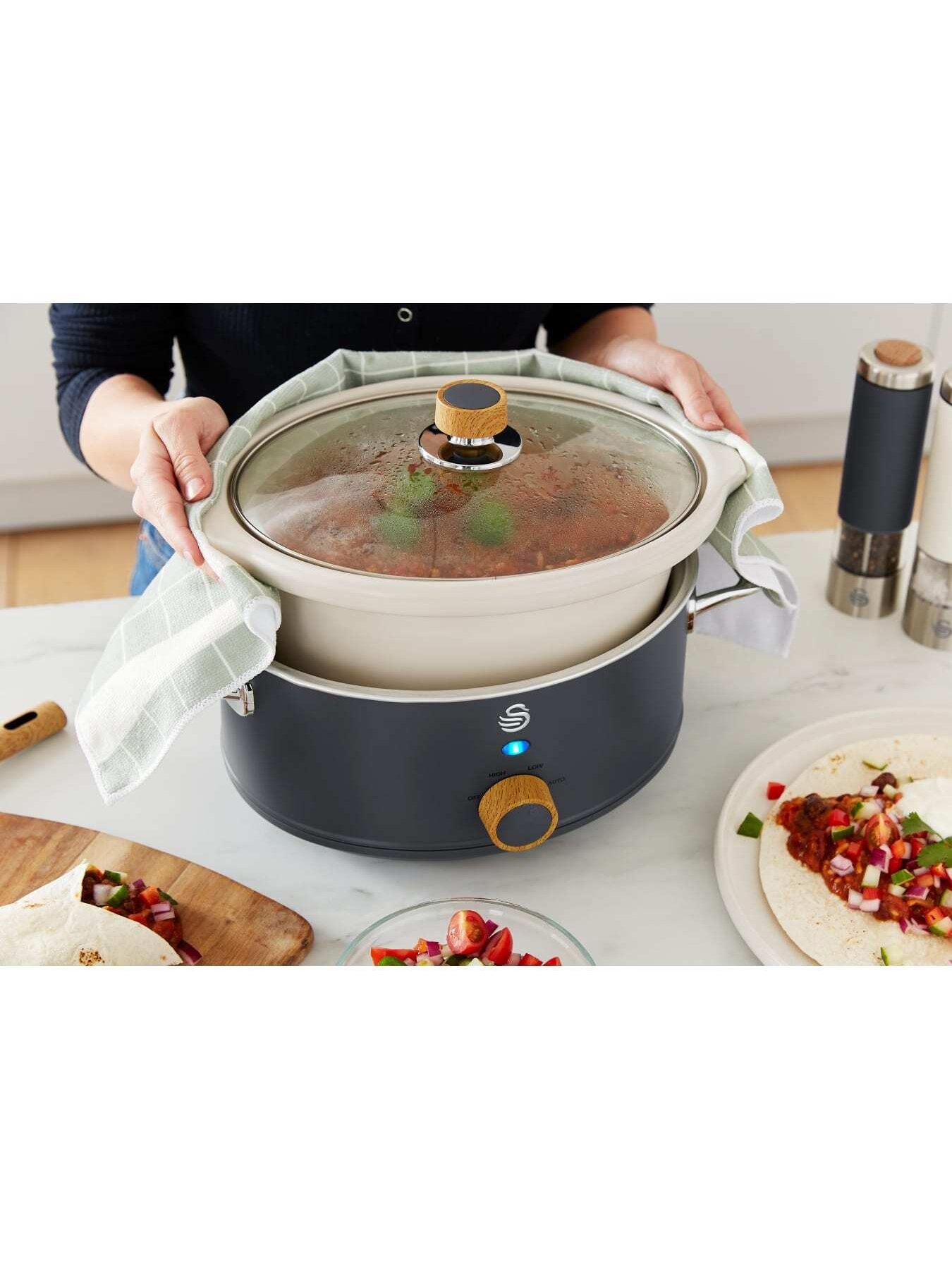 Image 6 of 6 of Swan SF17021GRYN Retro Slow Cooker with 3 Temperature Settings, Keep Warm Function, 3.5L, 200W, Grey